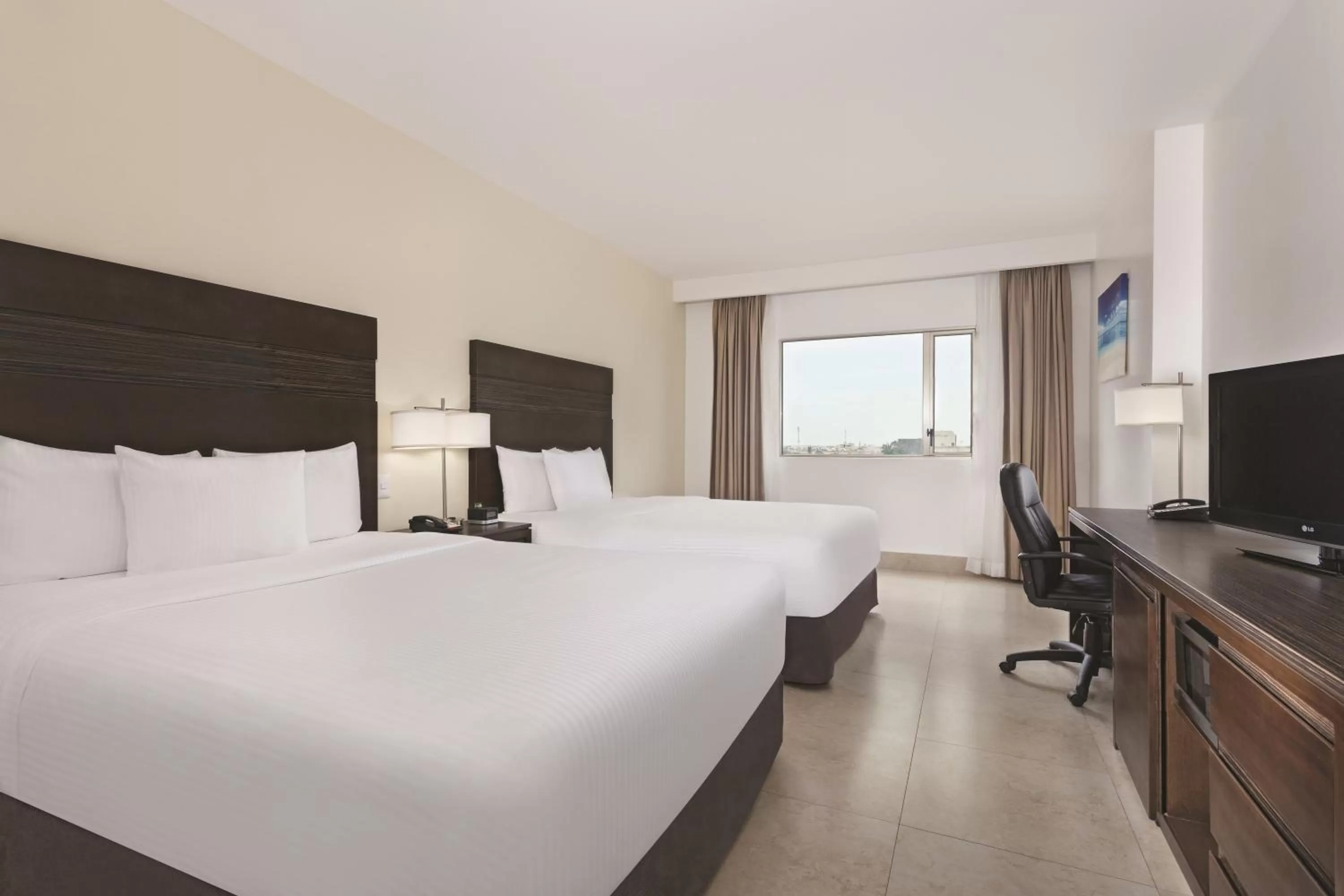 Day, Bed in Wyndham Garden Cancun Downtown