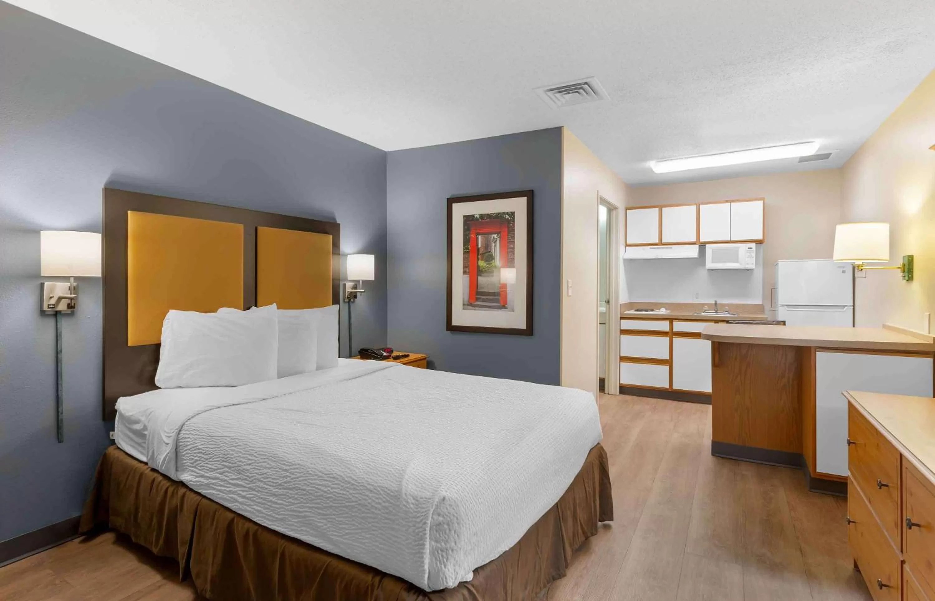 Bedroom, Bed in Extended Stay America Select Suites - Richmond - West End - I-64