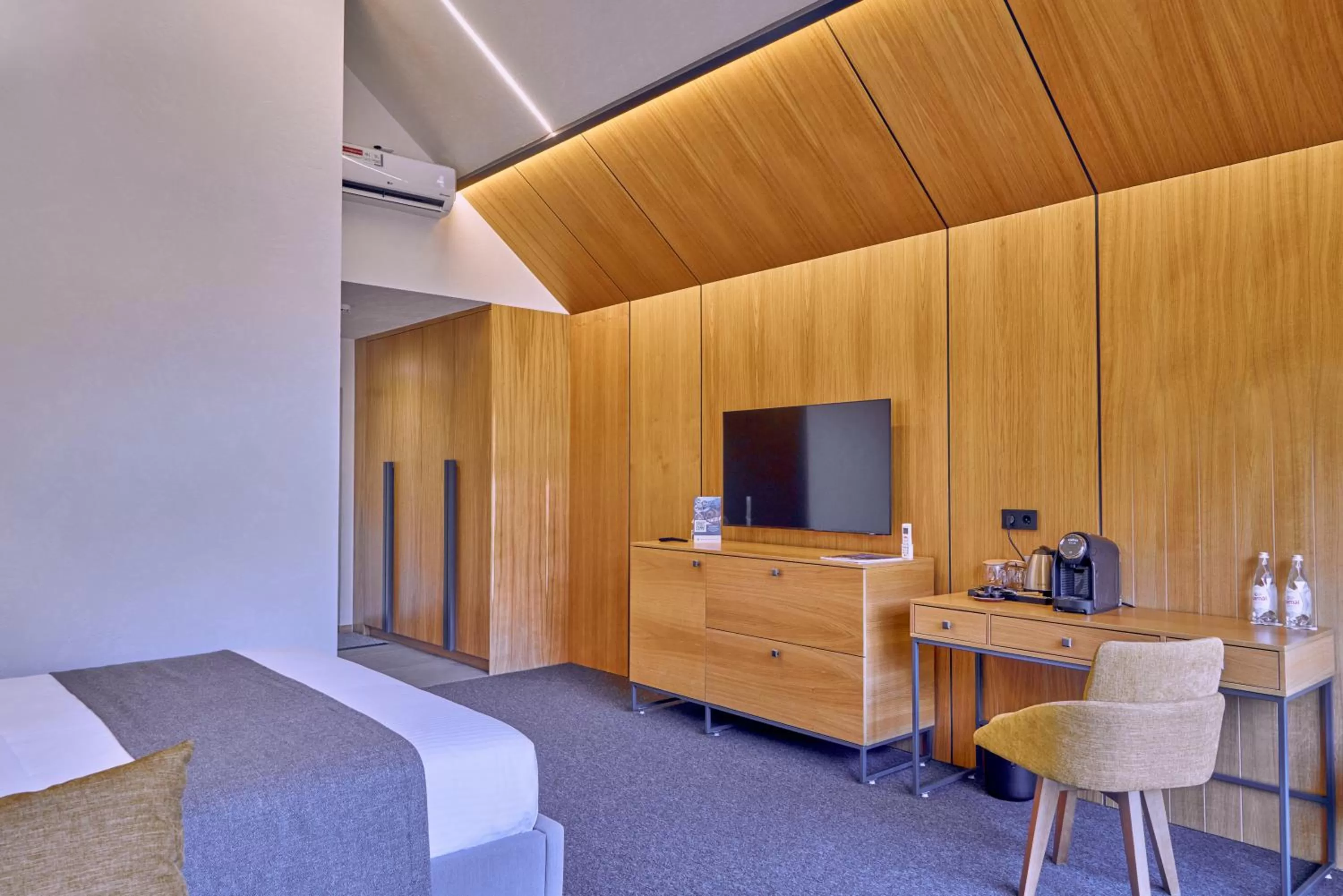 TV and multimedia in Qazaq Auyl Eco Hotel