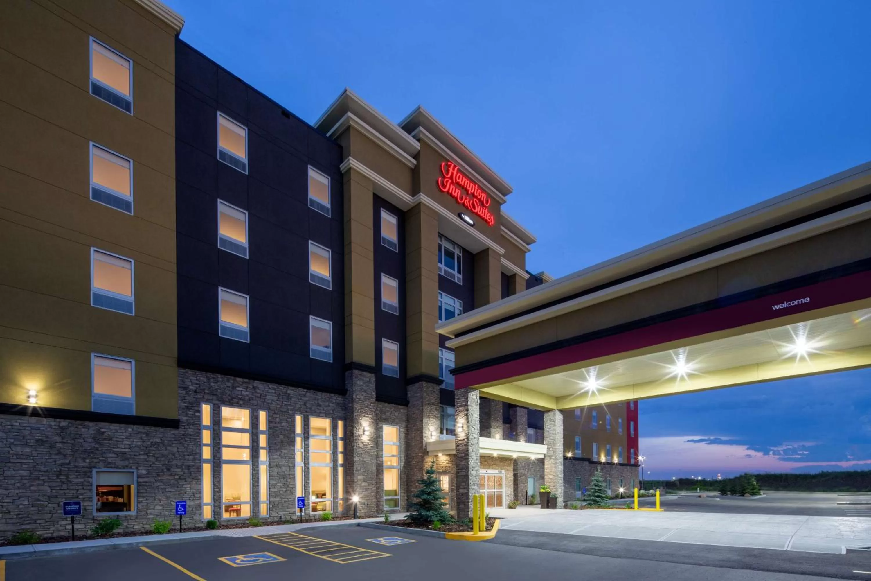 Property building in Hampton Inn & Suites Edmonton St. Albert, Ab