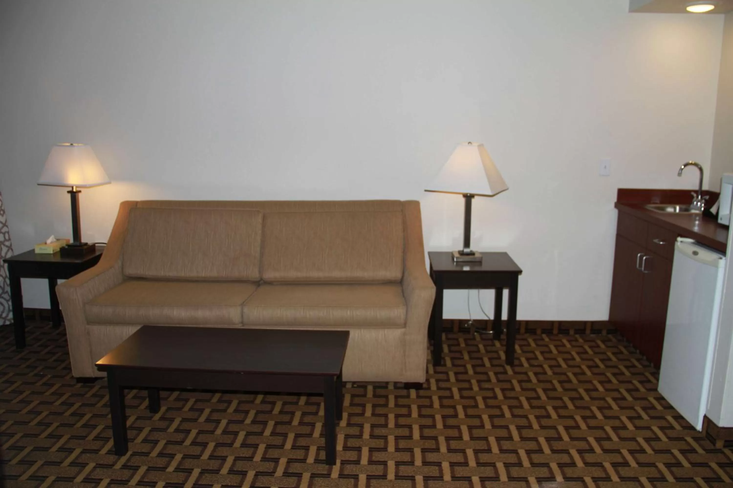 Photo of the whole room in SureStay Plus Hotel by Best Western Coralville Iowa City