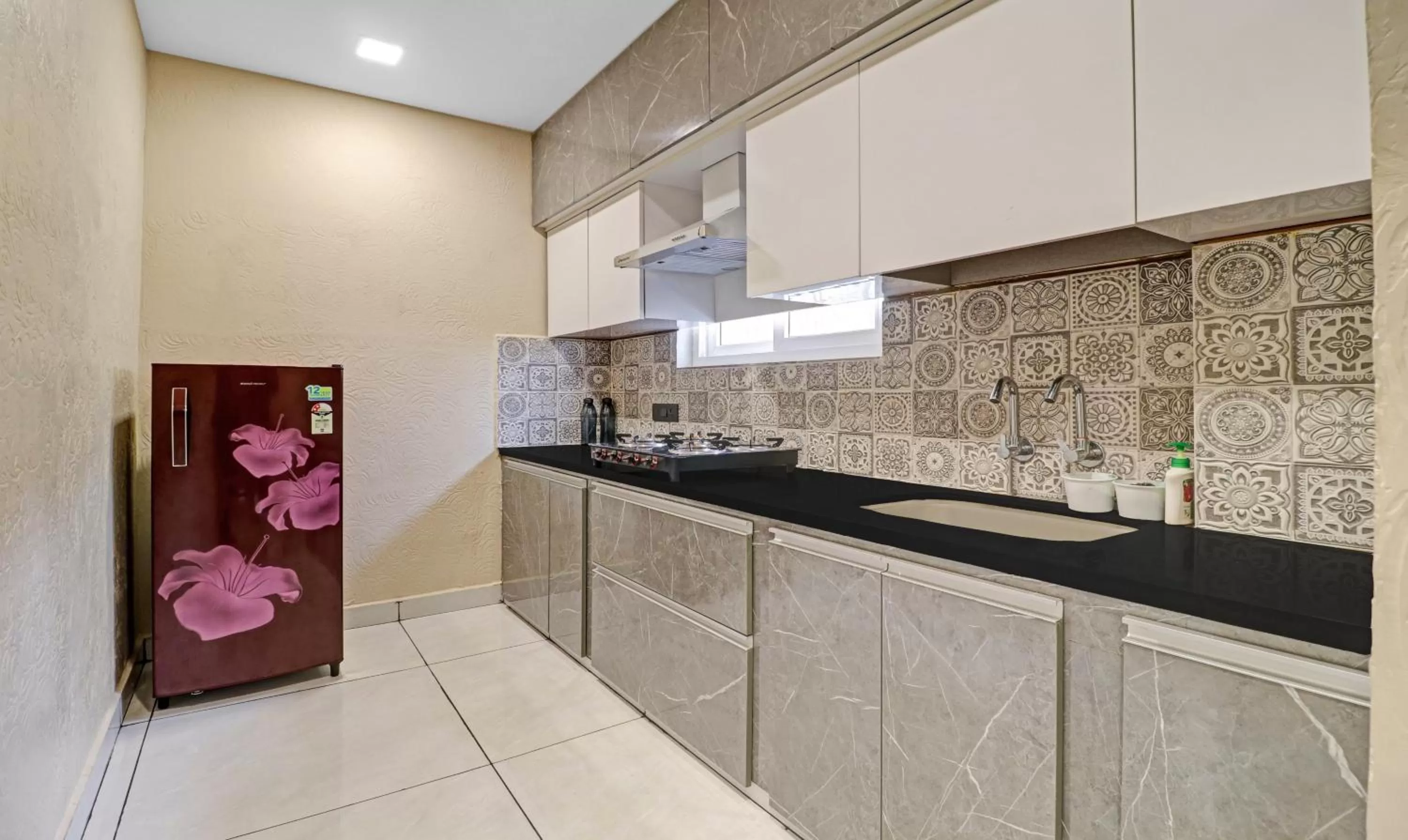 Kitchen or kitchenette in Treebo Seabreeze Comforts