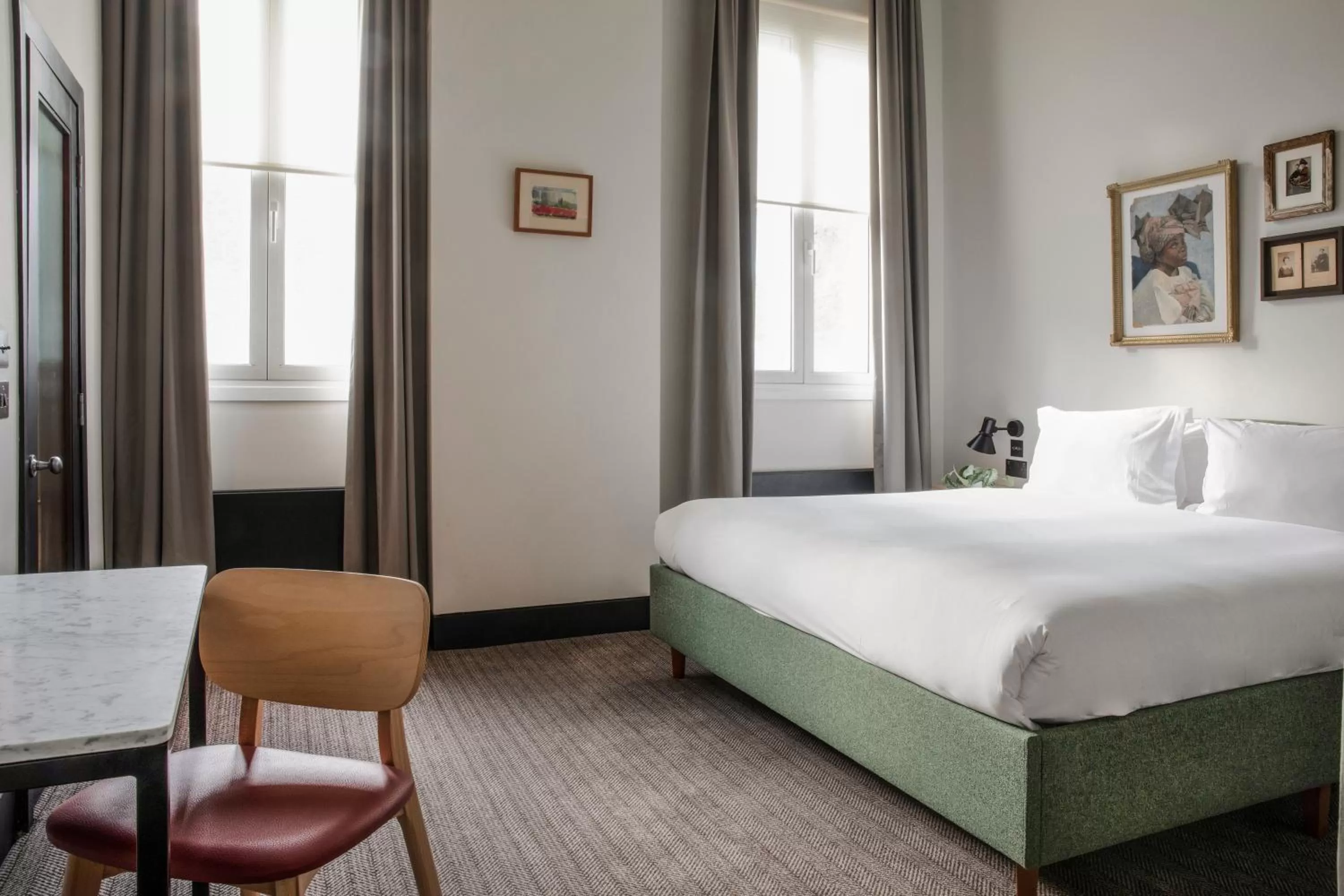 Bed in Bedford Corner Hotel