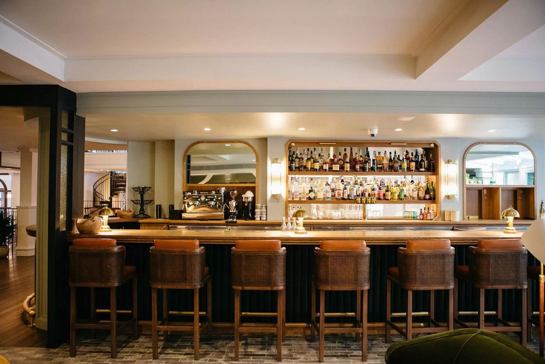 Restaurant/places to eat in Hotel Emeline