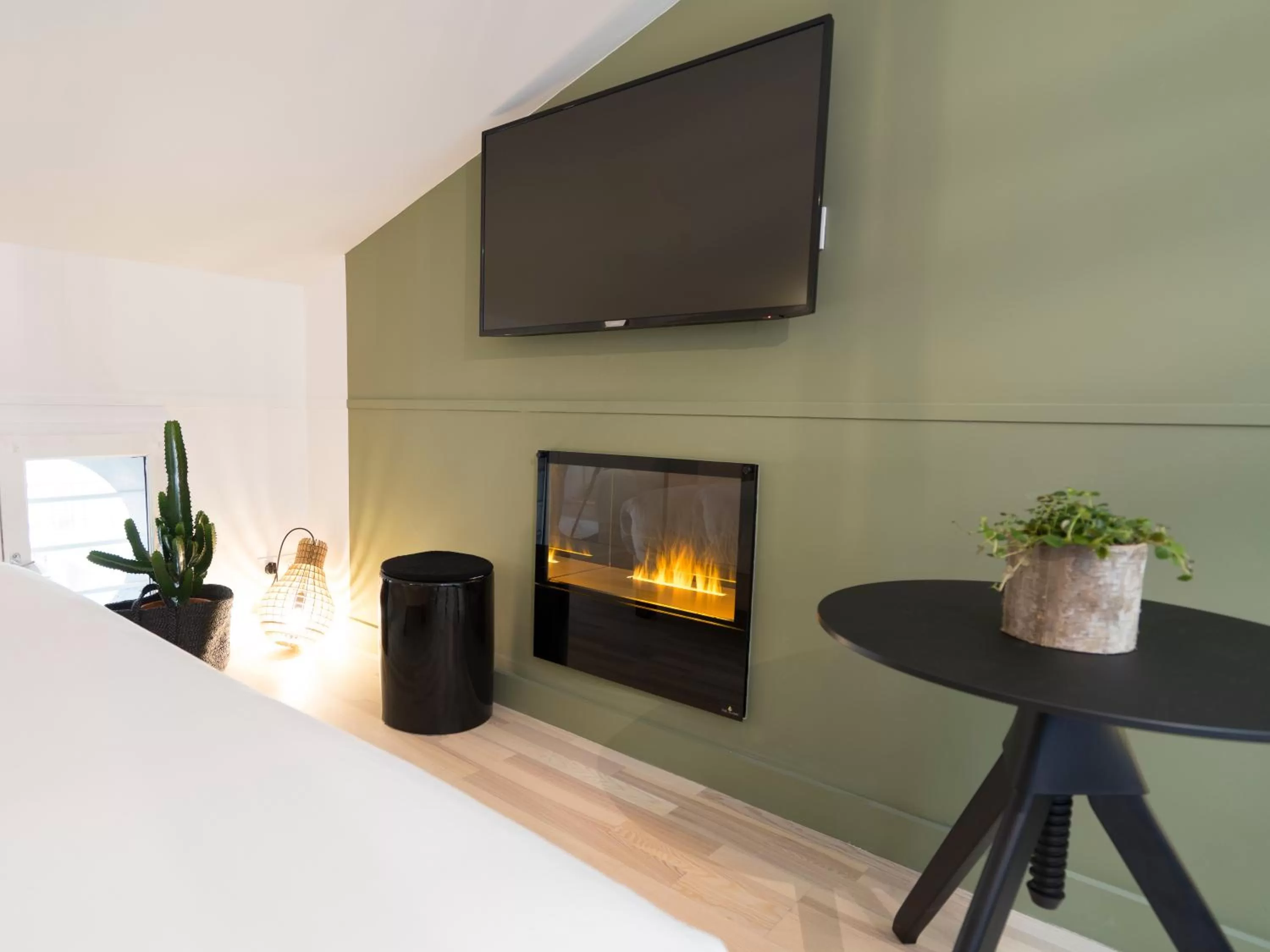 Decorative detail, TV/Entertainment Center in MiHotel Comte