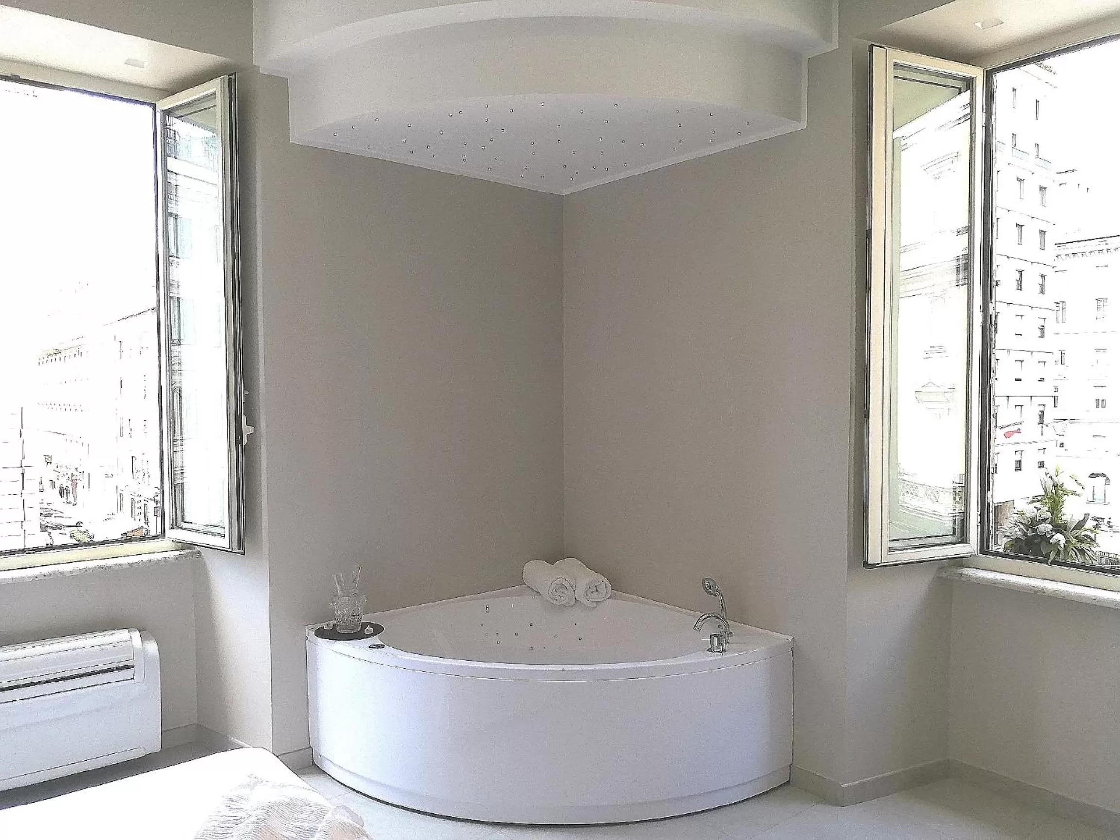 City view in Roman Holidays Boutique Hotel