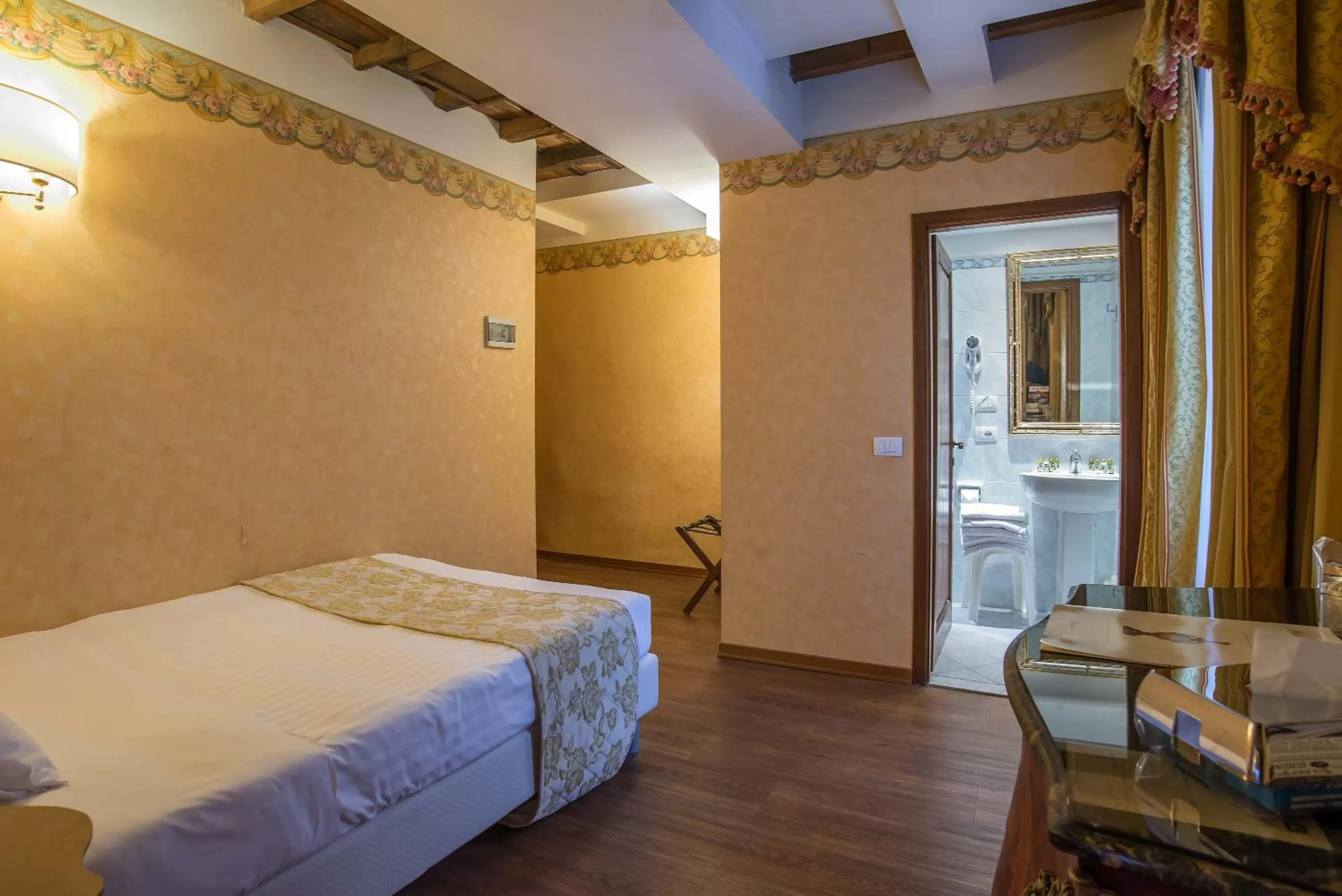 Photo of the whole room, Bed in Hotel Atlantic Palace