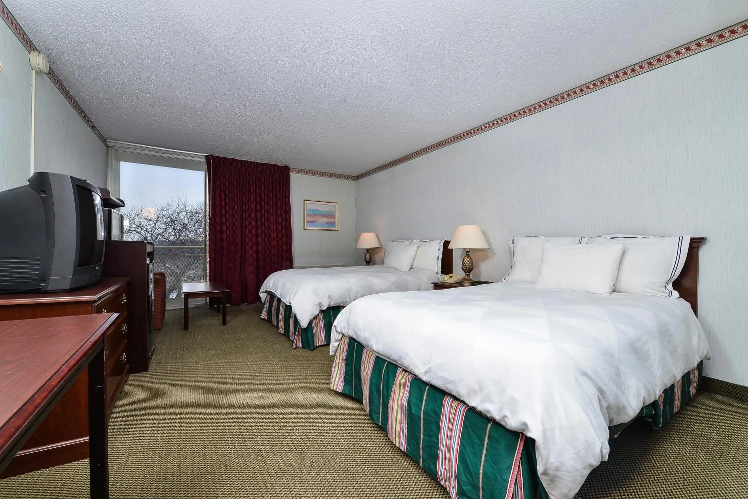 Bed in Travelodge by Wyndham Cleveland Airport
