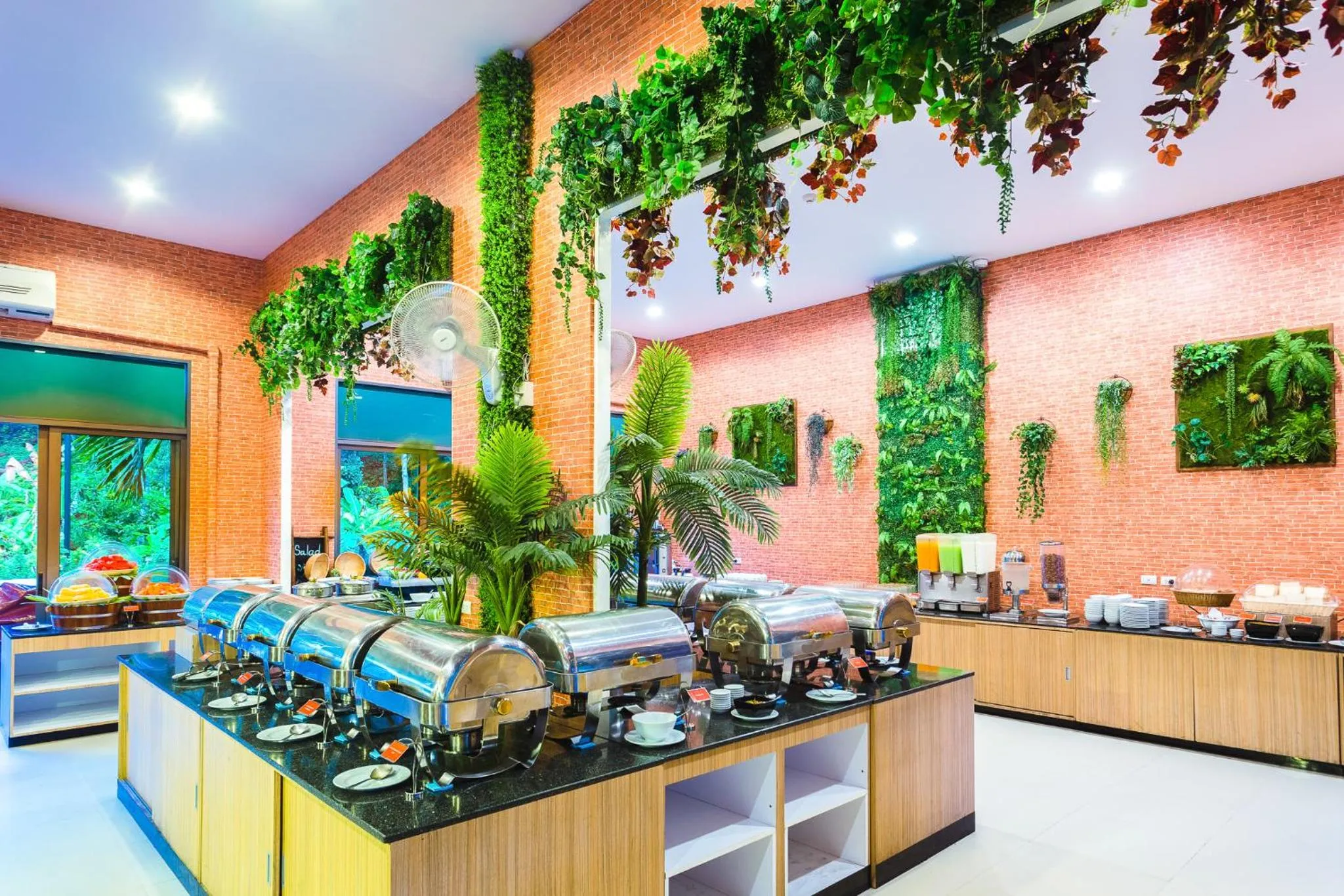 Breakfast in Patong Bay Hill