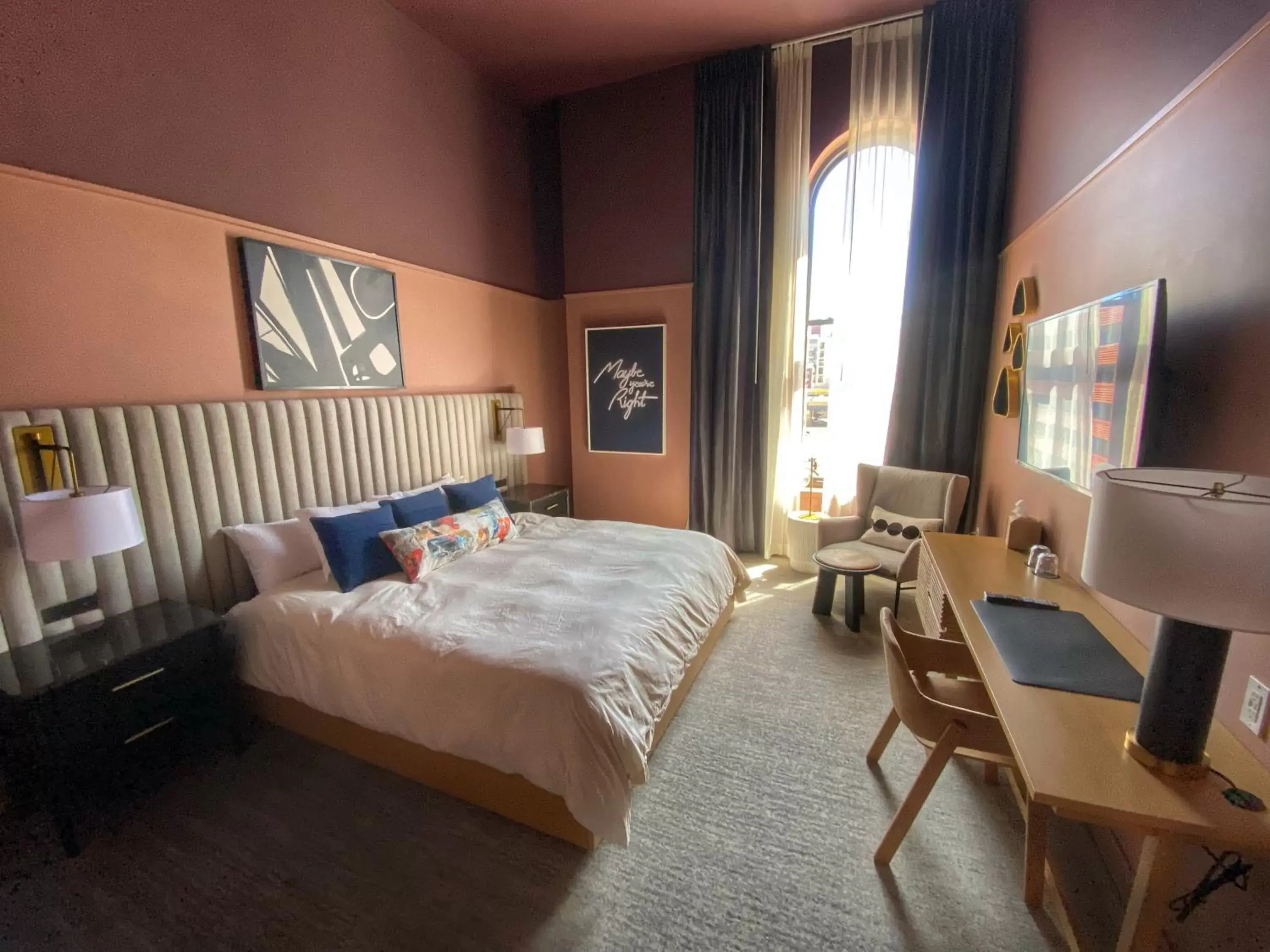 King Suite in Kinn Guesthouse Downtown King Suite in Kinn Guesthouse Downtown