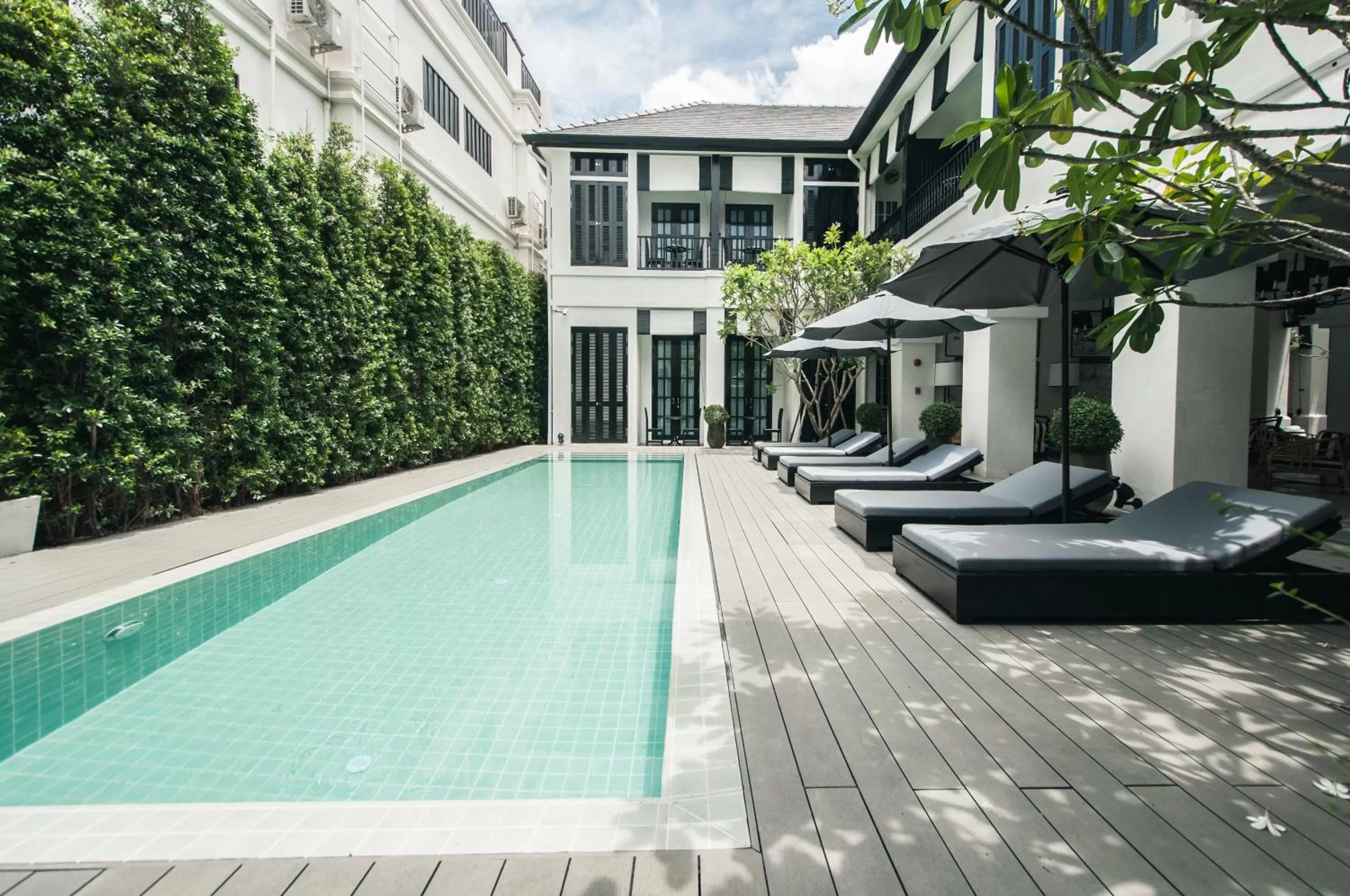 Swimming pool in 99 The Heritage Hotel