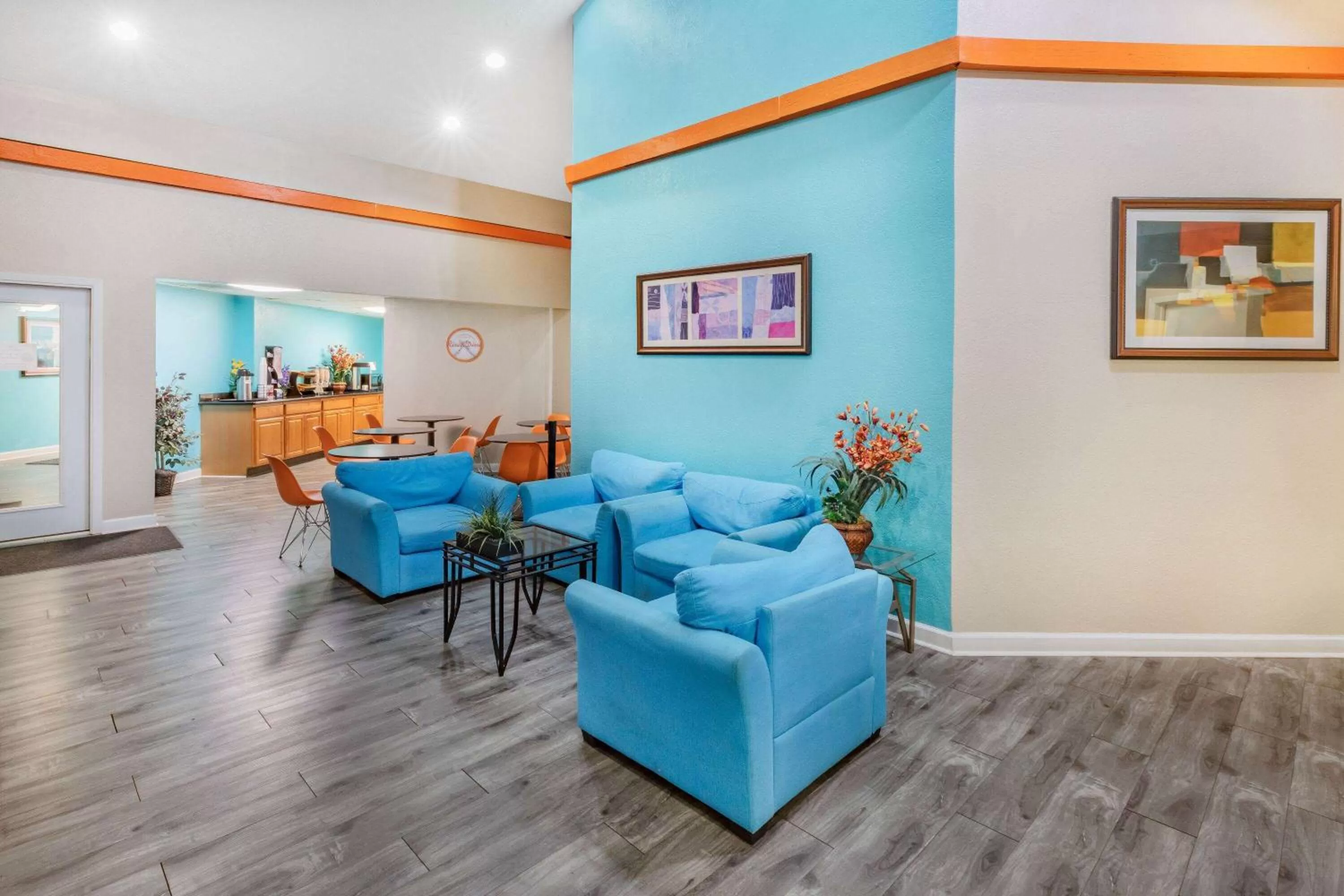 Lobby or reception in Howard Johnson by Wyndham Houston Hobby Airport