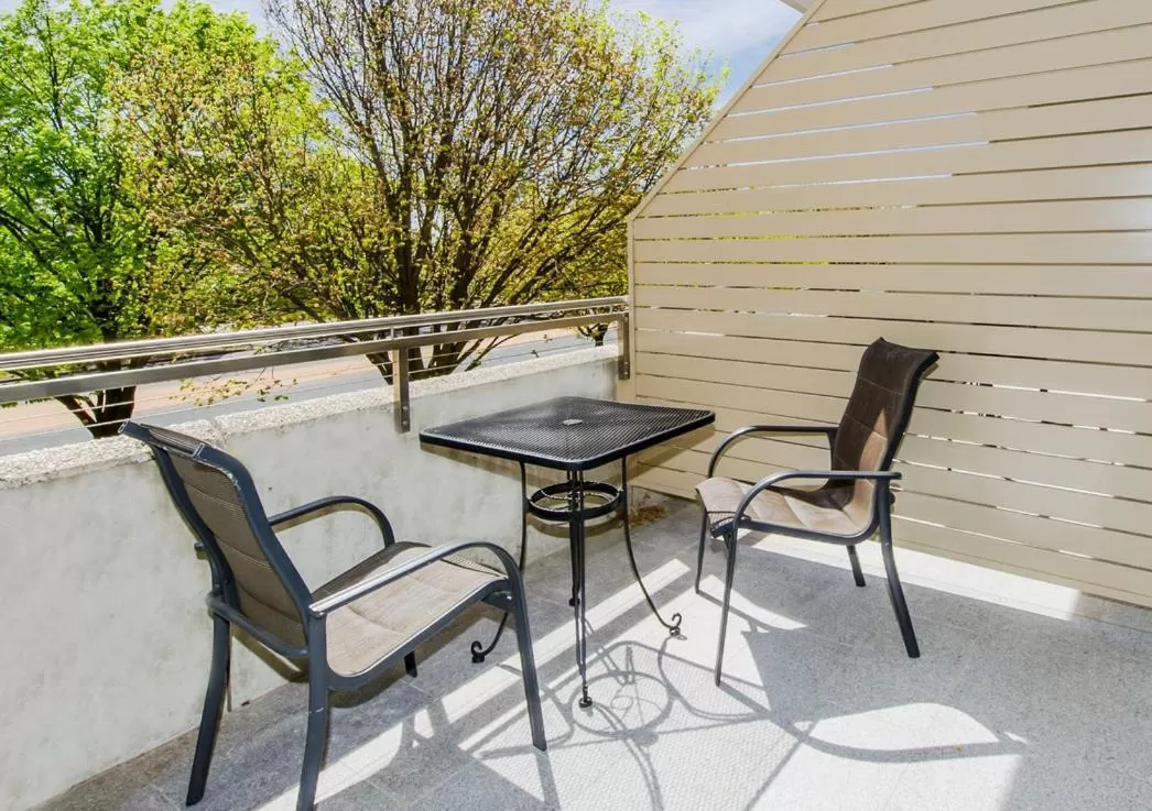 Balcony/Terrace in Belconnen Way Hotel & Serviced Apartments