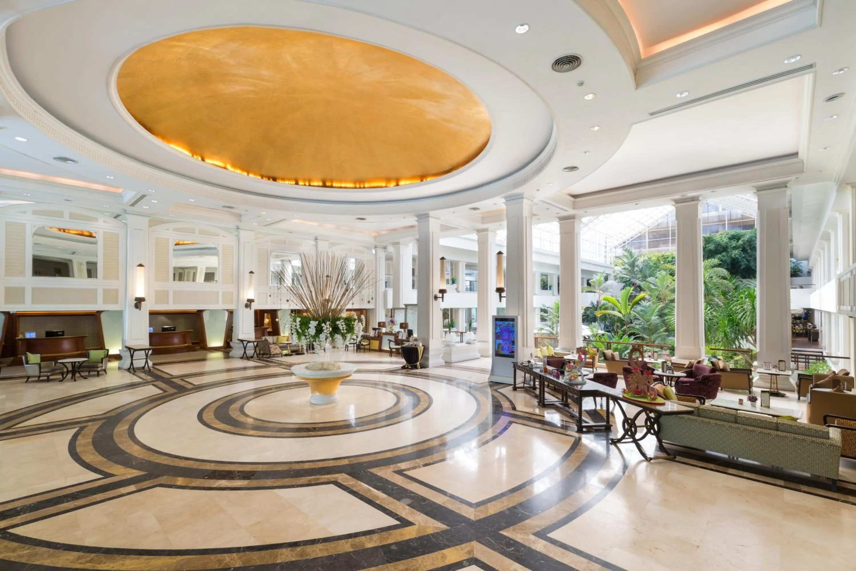 Day in Dusit Thani Pattaya