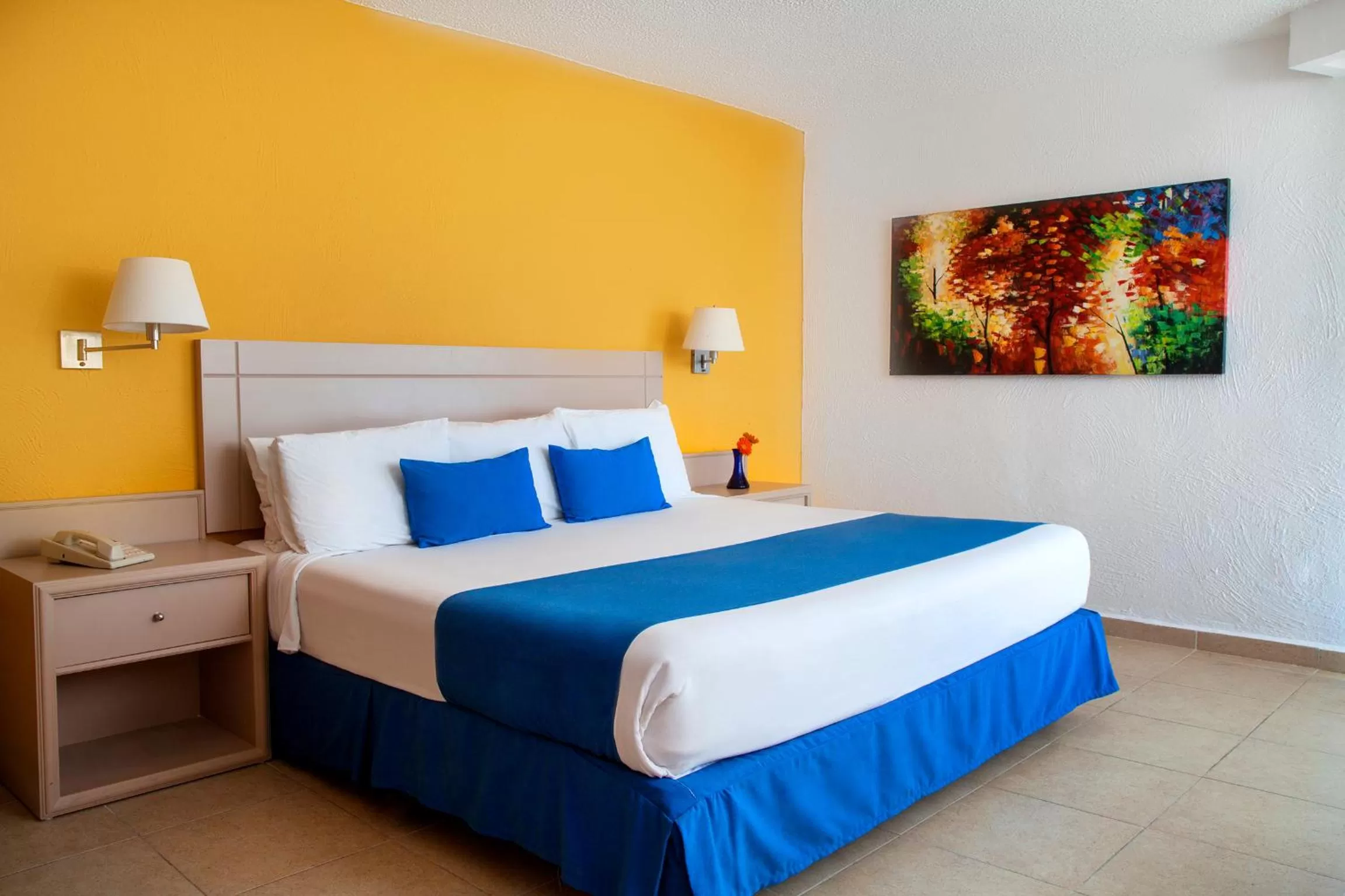 Bed in Calinda Beach Acapulco
