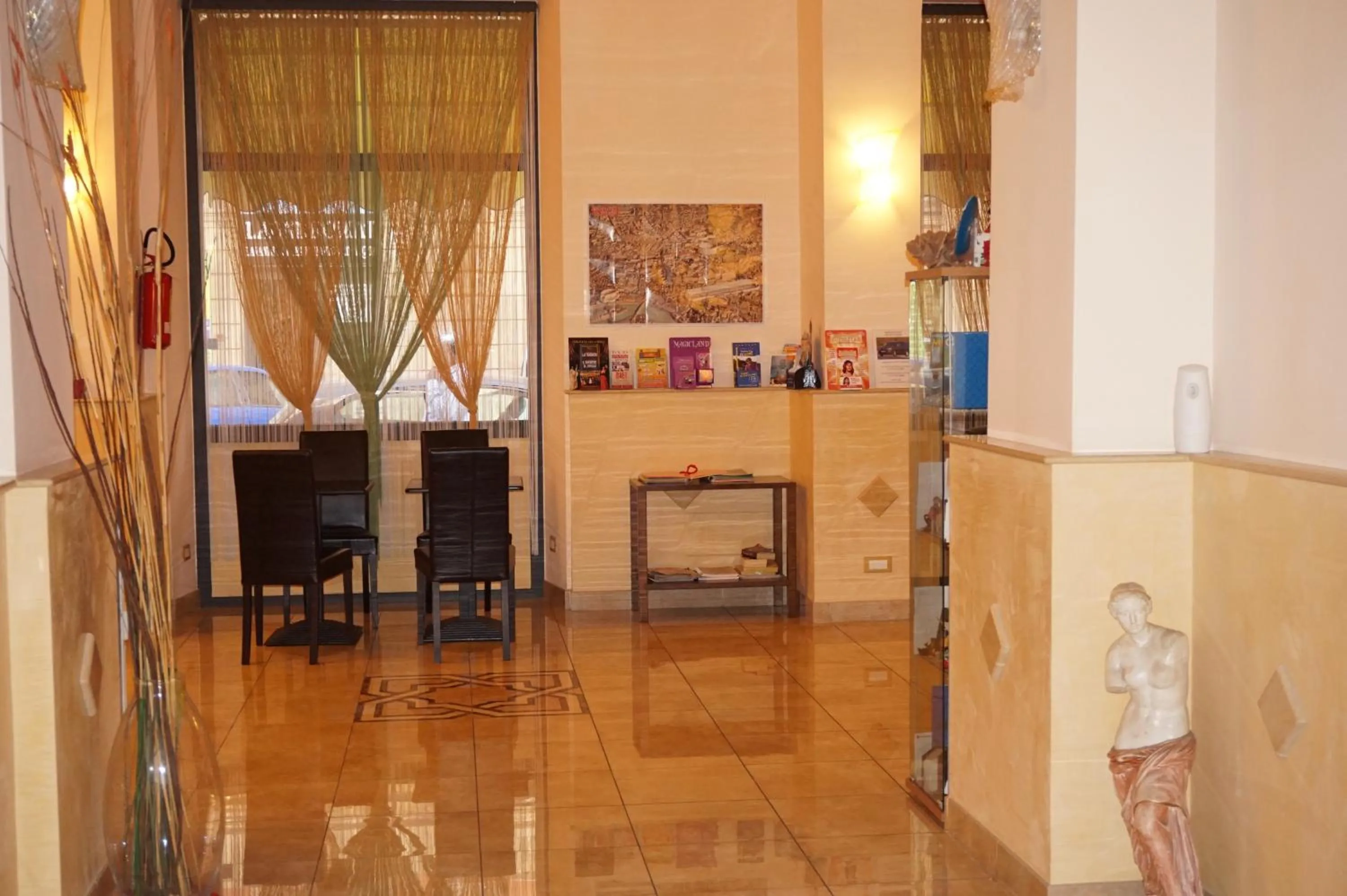 Day in Hotel Maryelen