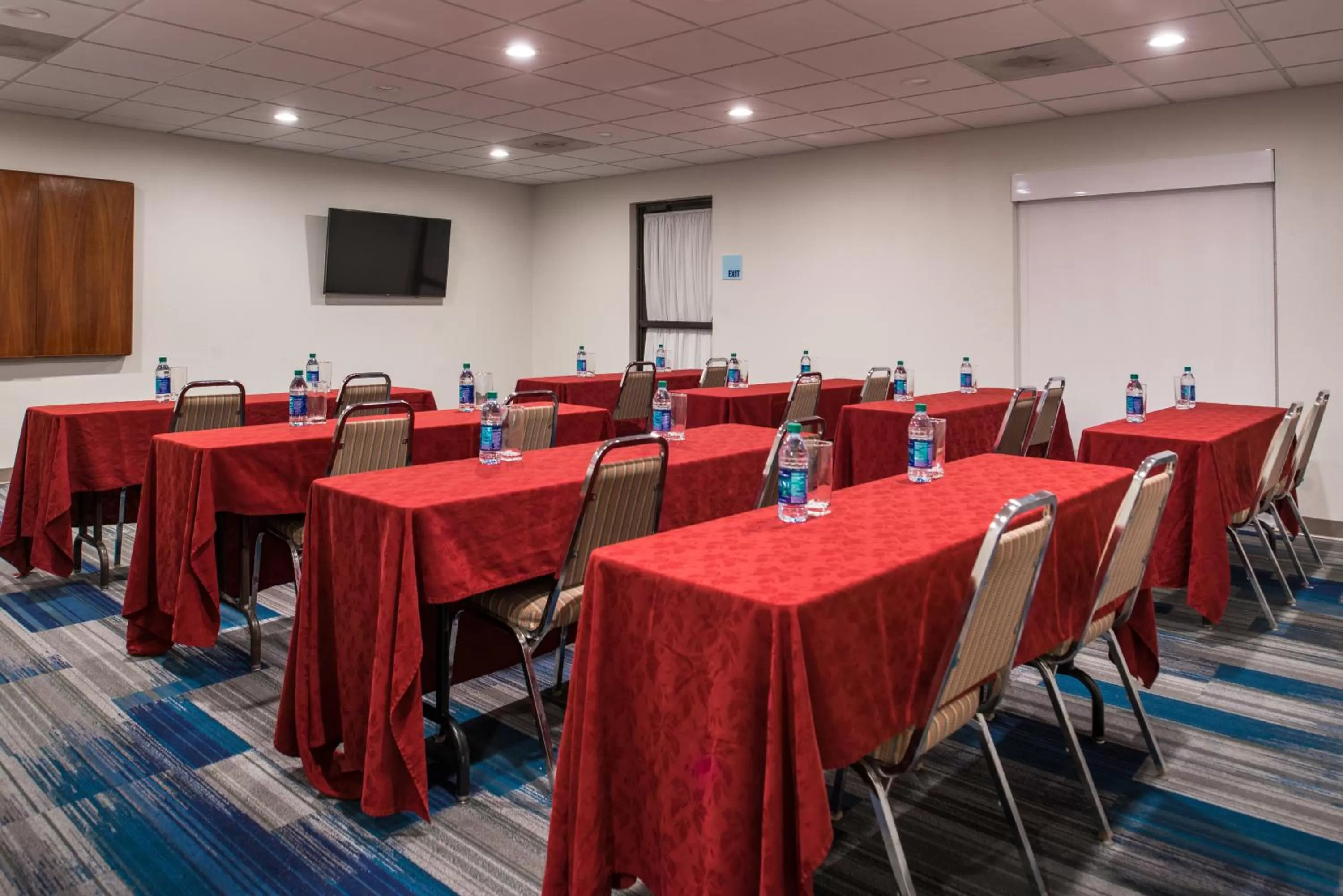 Meeting/conference room in Holiday Inn Express Hotel & Suites Tampa-Anderson Road-Veterans Exp by IHG
