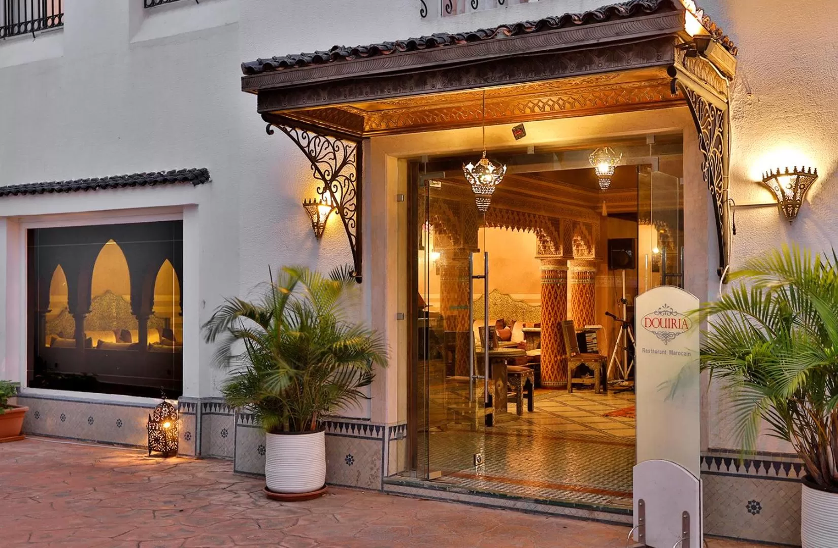 Restaurant/places to eat in L' Amphitrite Palace Beach Resort & Spa