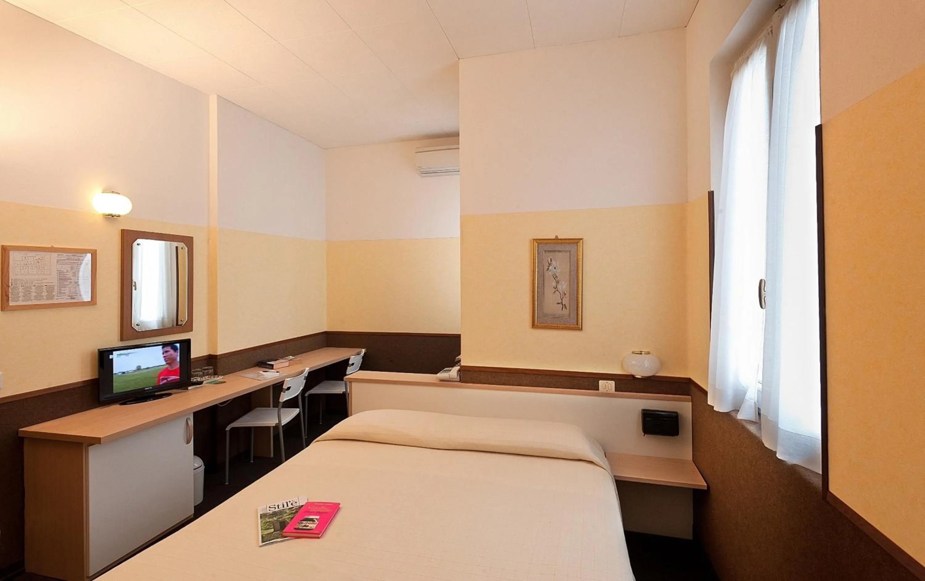 Standard Double Room in Hotel Eden