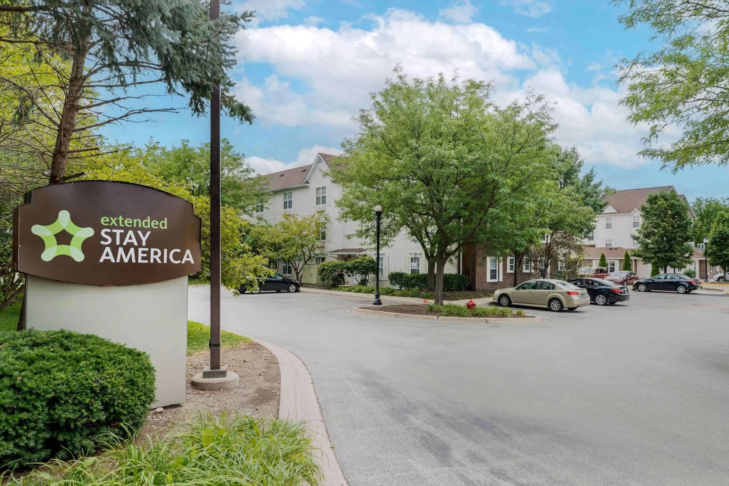 Property building in Extended Stay America Suites - Chicago - Elgin - West Dundee