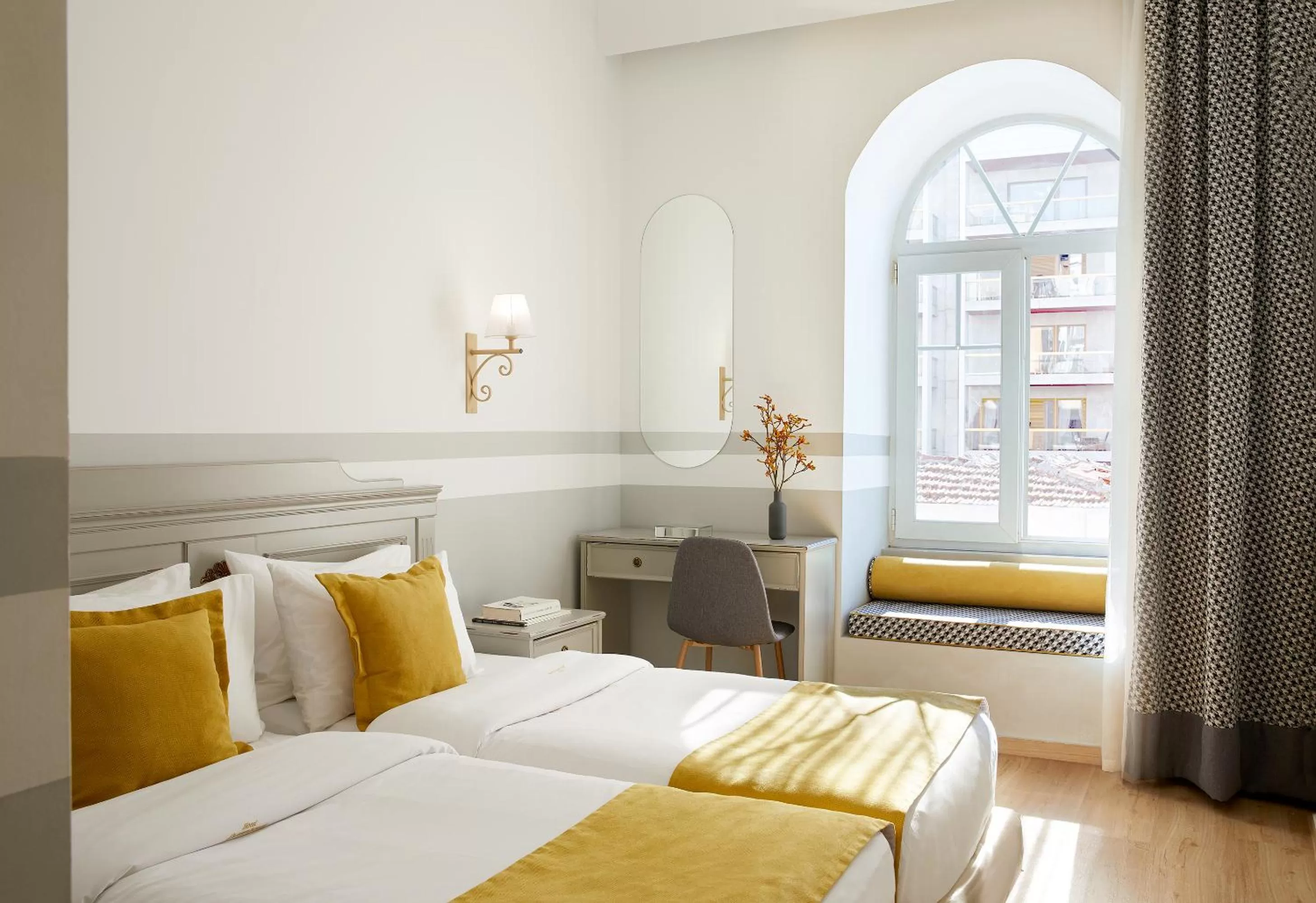 Photo of the whole room, Bed in Hotel Luxembourg