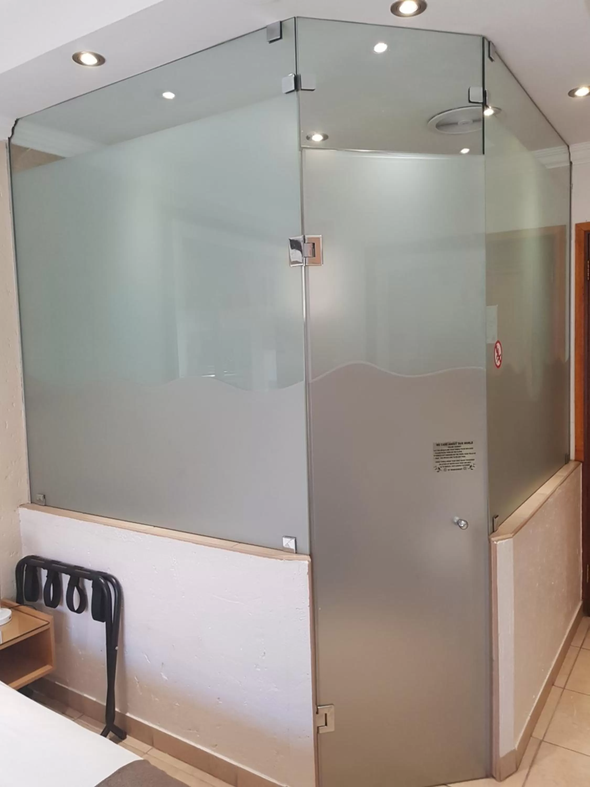 Bathroom in Europrime Hotel