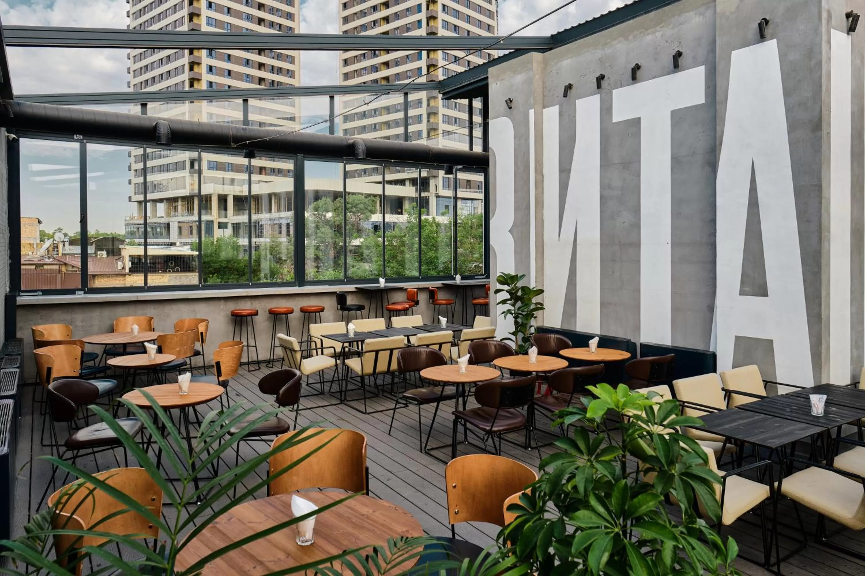 Restaurant/places to eat in Sapiens Hotel