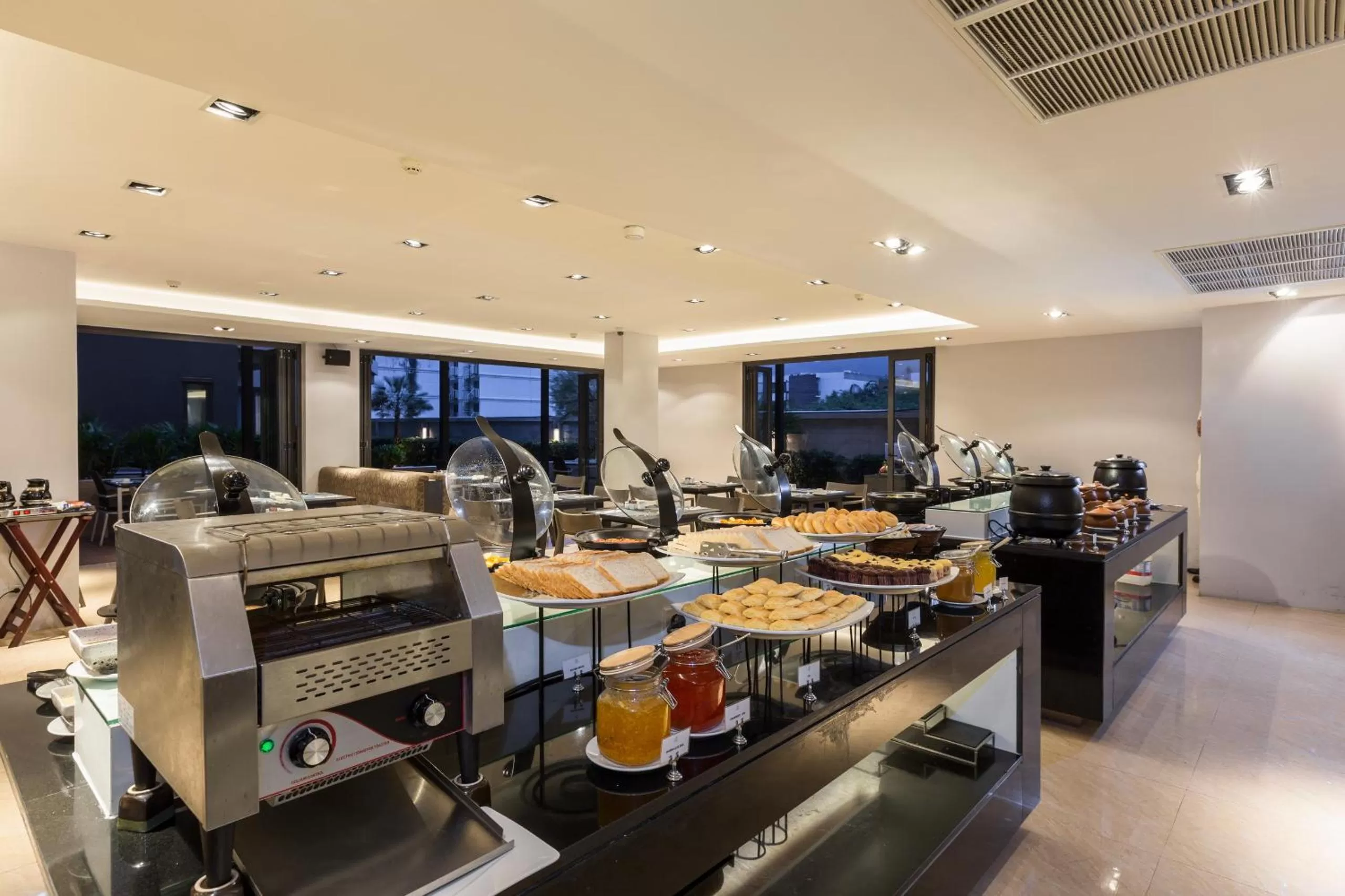 Restaurant/places to eat in The Charm Resort Phuket - SHA Certified