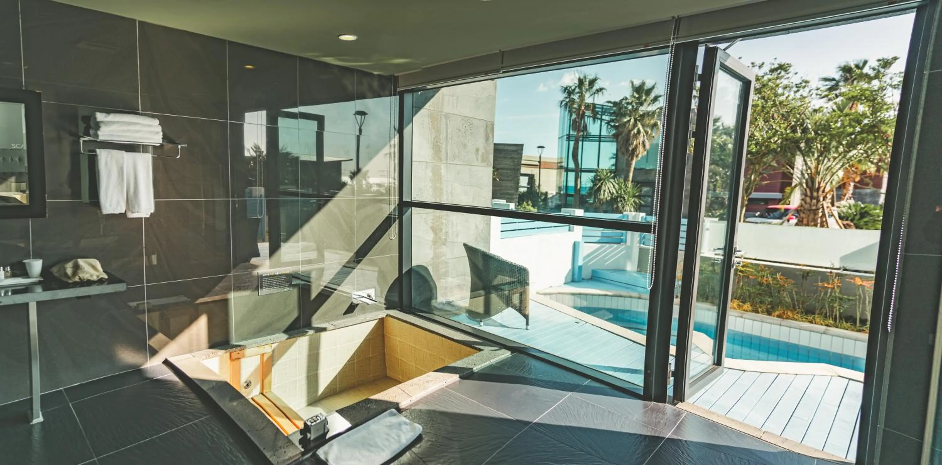 Pool View in Jeju Hotel Scarboro