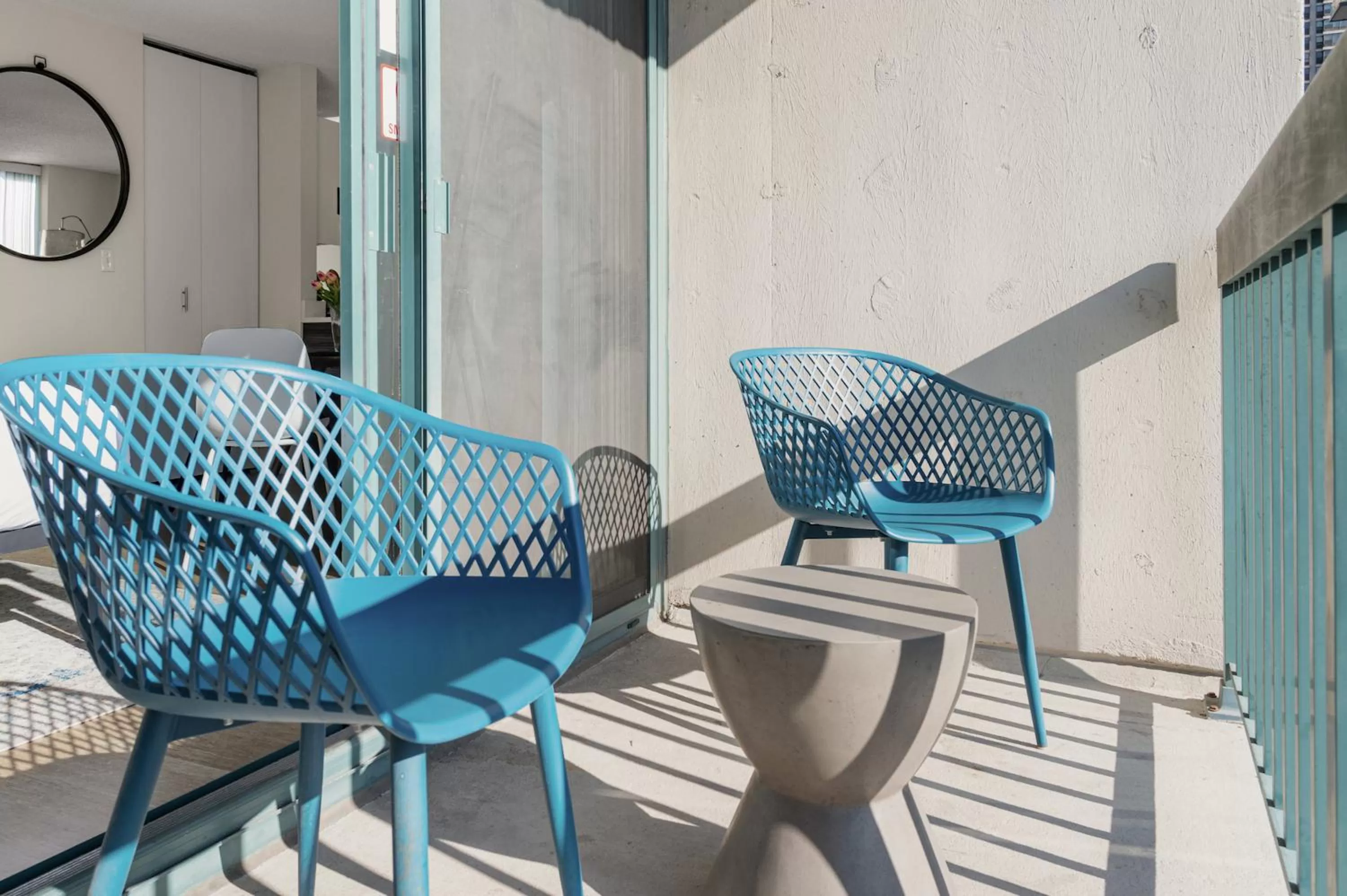 Deluxe Queen Studio  in Kasa Magnificent Mile Chicago