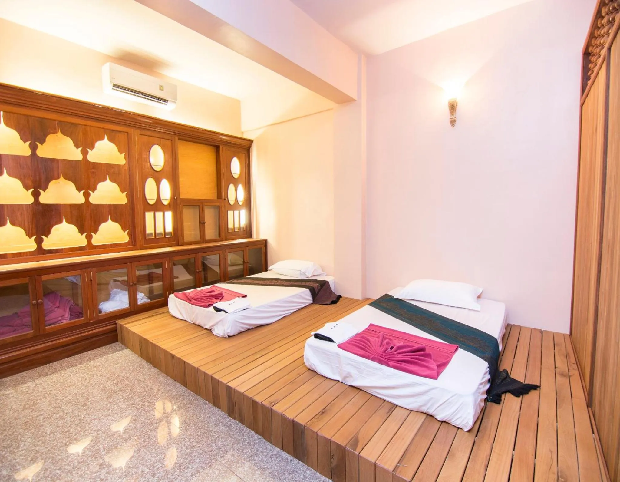 Massage in Phnom Penh Era Hotel