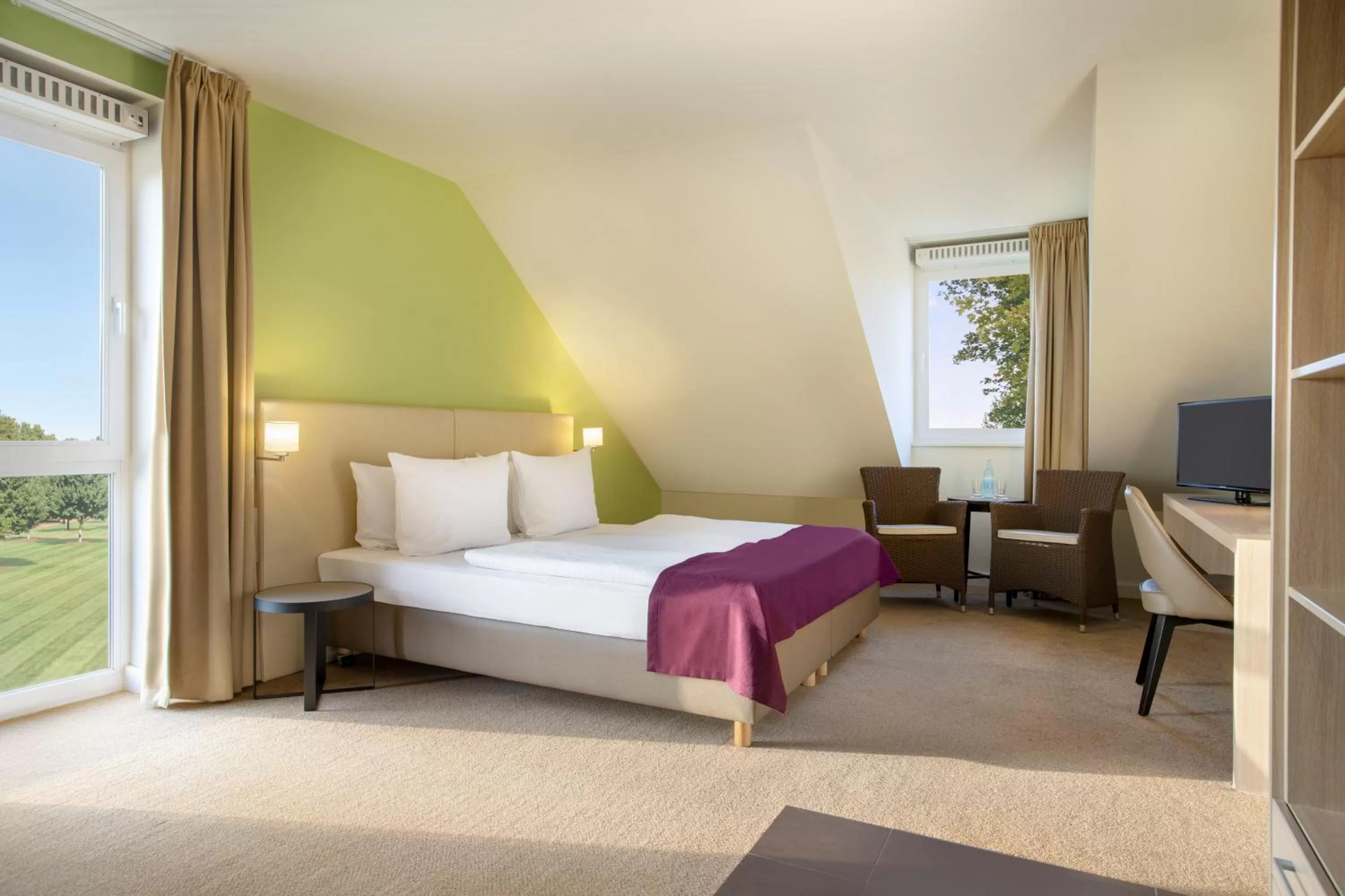 Bedroom, Bed in Ramada by Wyndham München Airport
