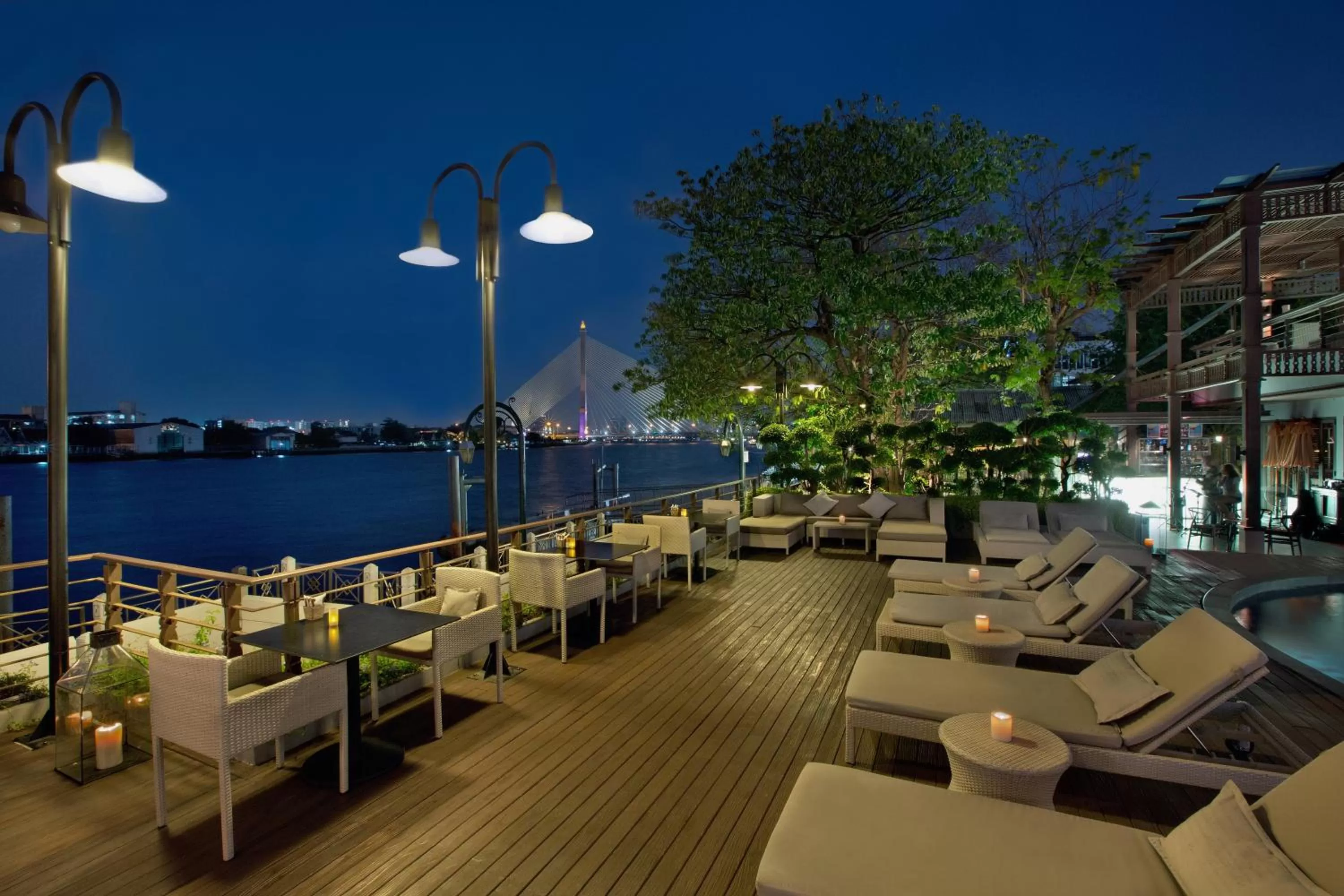 Restaurant/places to eat in Riva Surya Bangkok