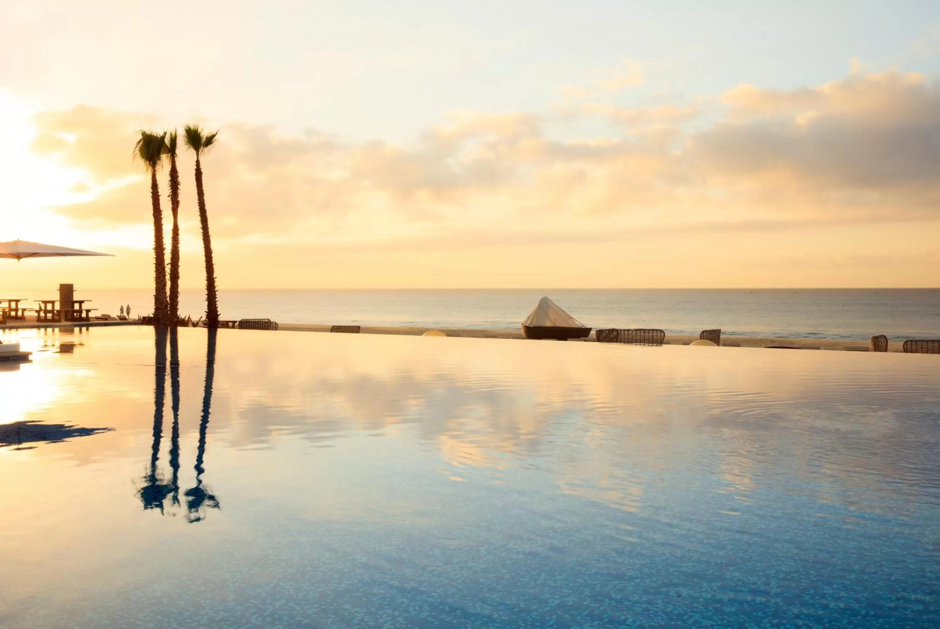 Swimming pool in Krystal Grand Los Cabos - All Inclusive