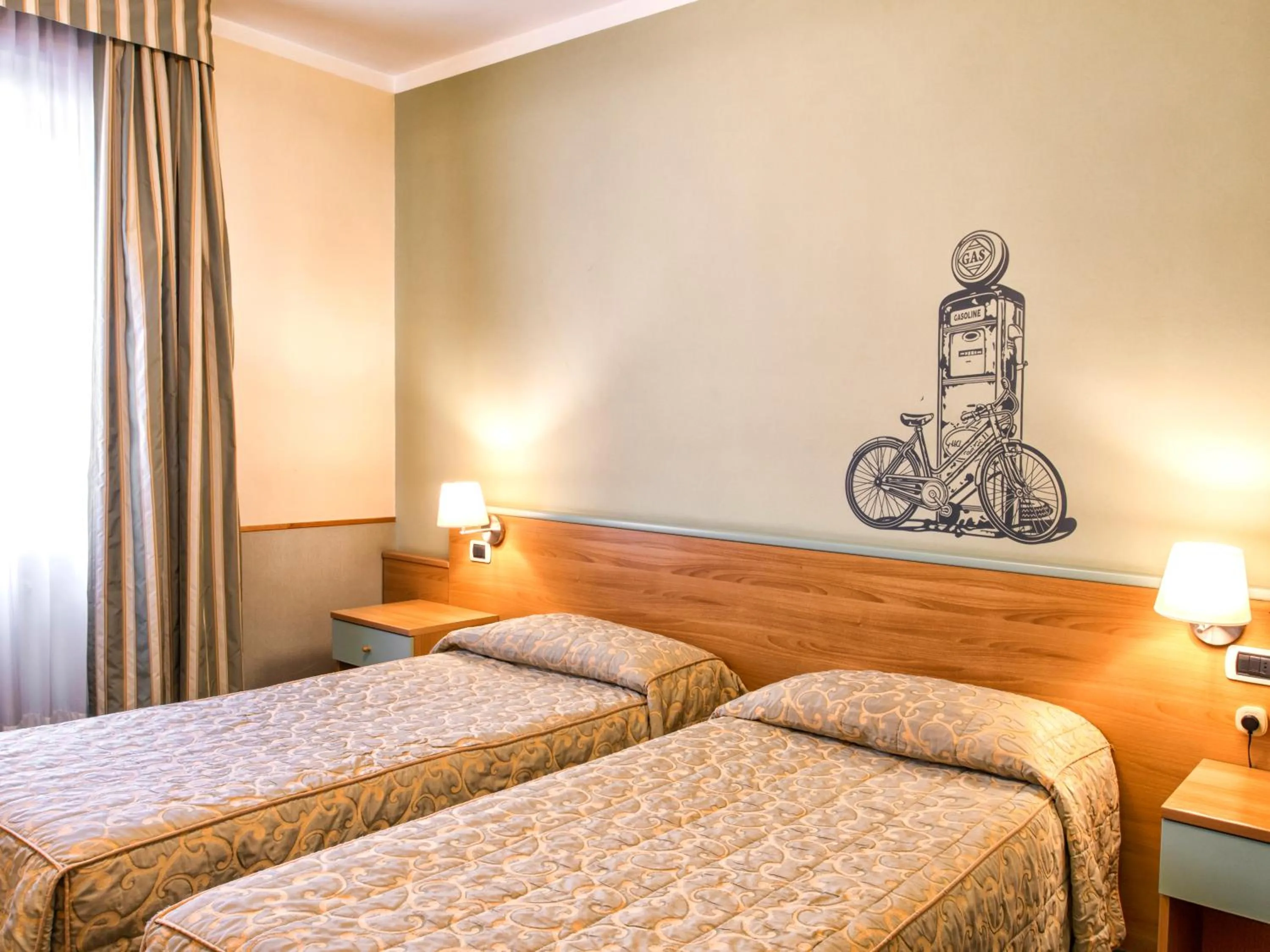 Twin Room Standard in Hotel Napoleon Susa