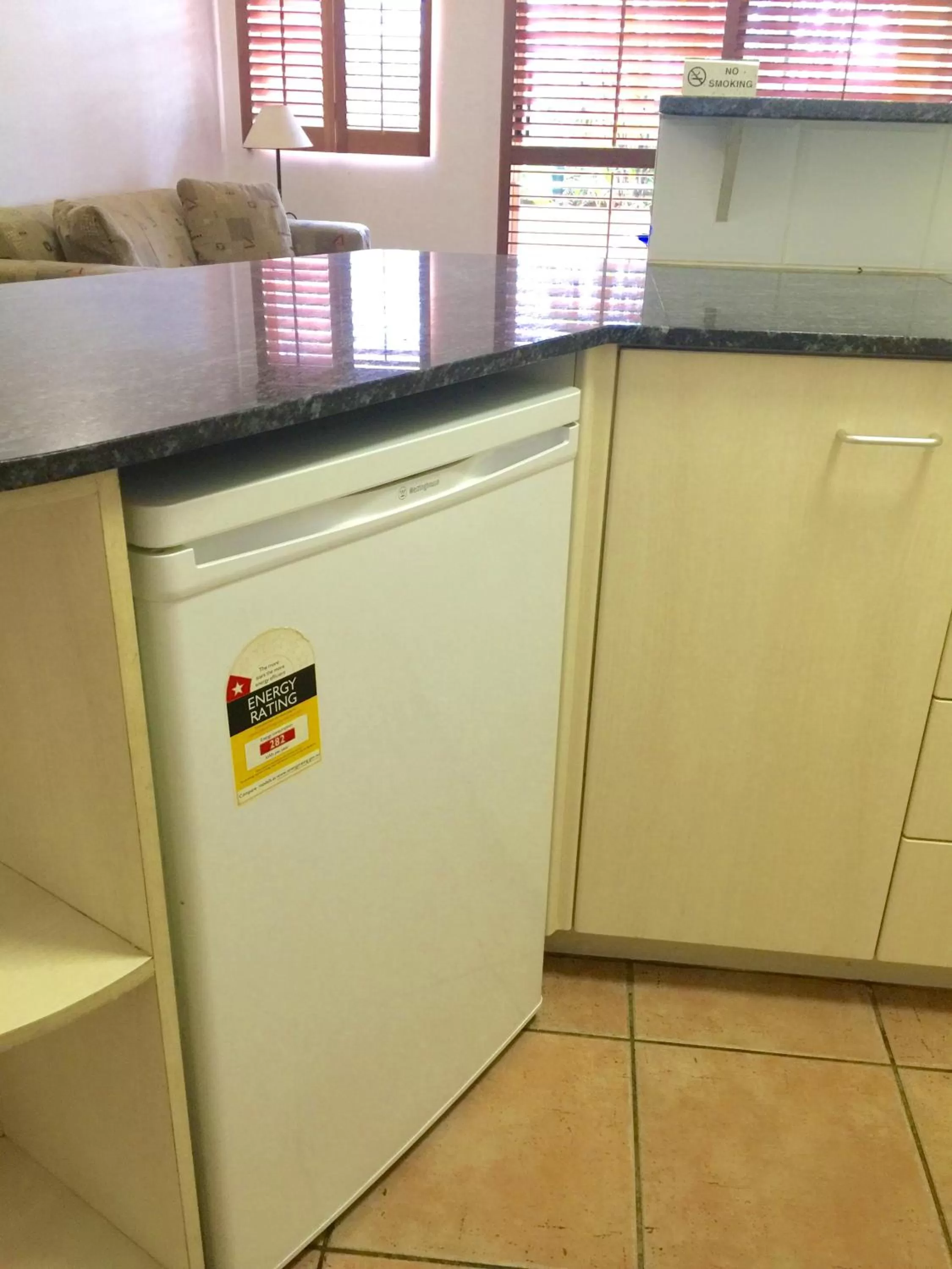 Kitchen or kitchenette in Inn Cairns
