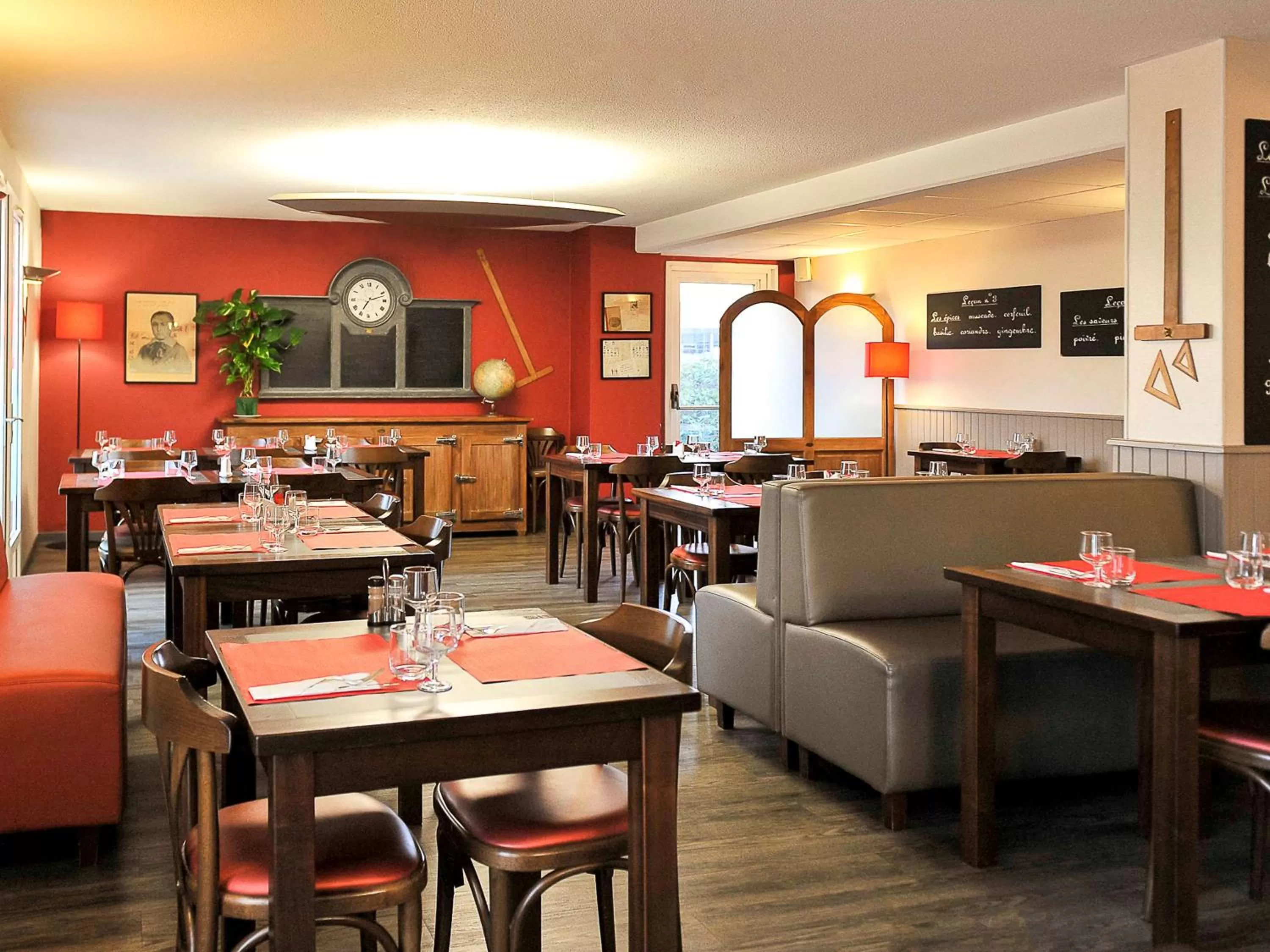 Restaurant/places to eat in Hotel ibis Autun