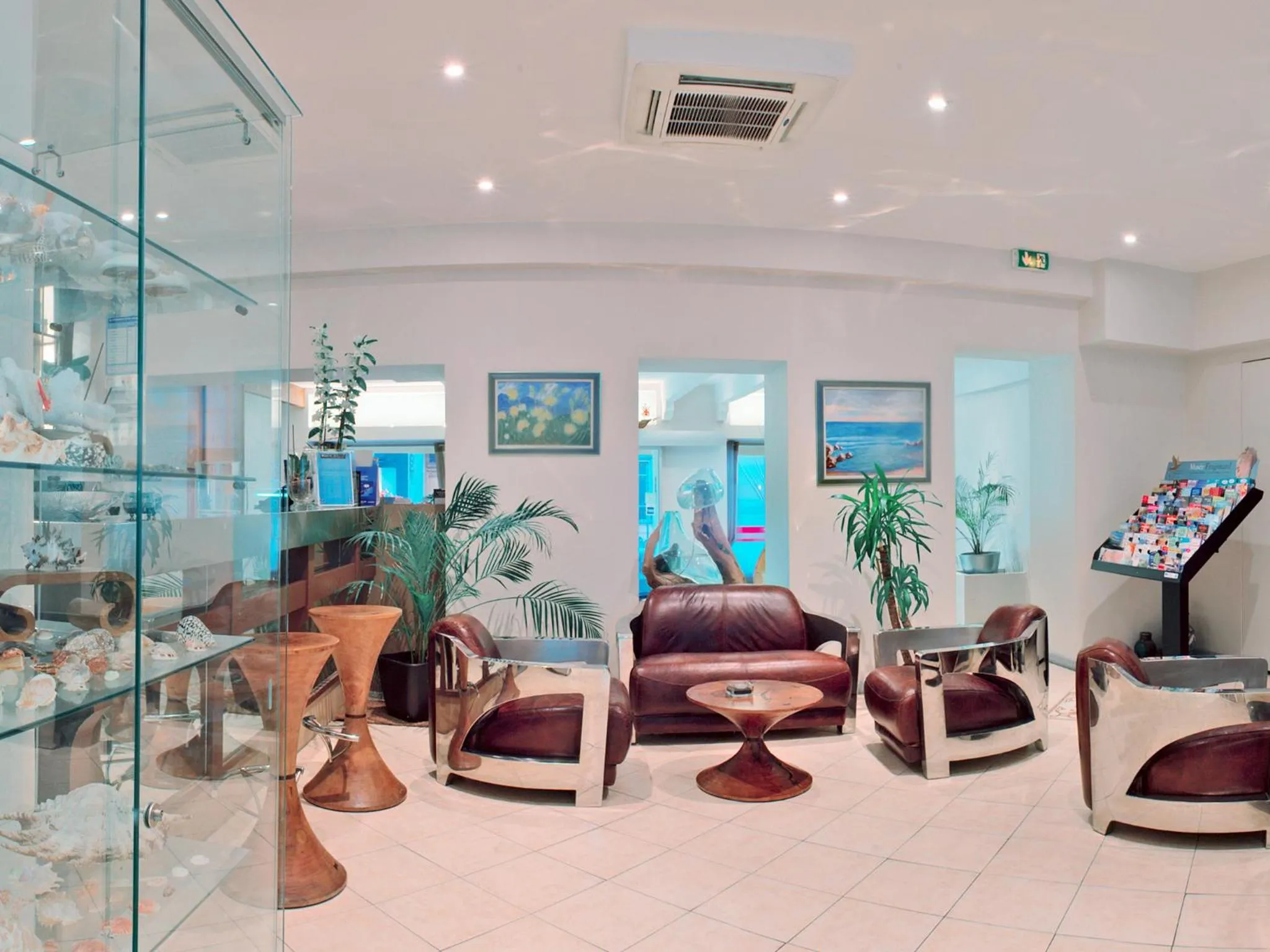 Lounge or bar in Hôtel Esprit d'Azur