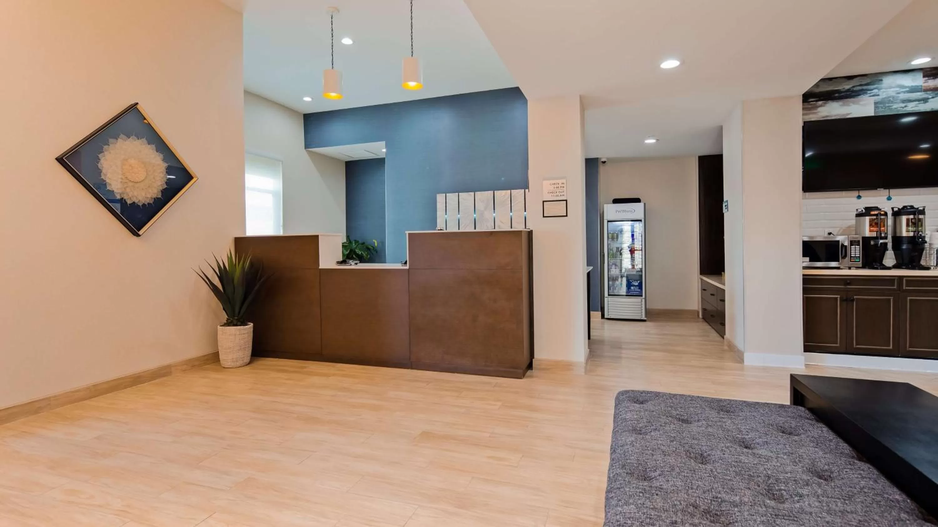 Lobby or reception in Best Western Plus New Barstow Inn & Suites