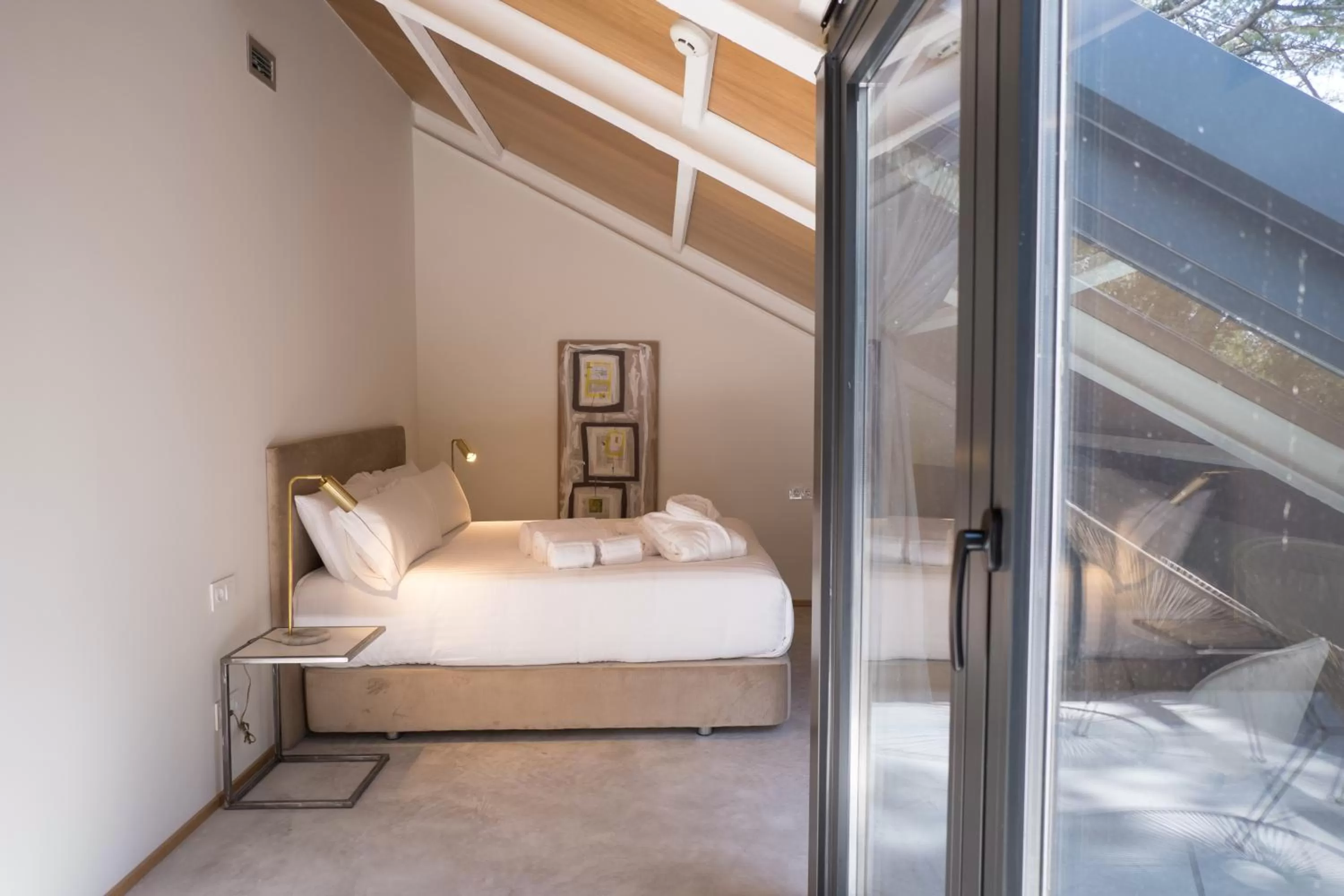 Bed in BOX ART ALPINO