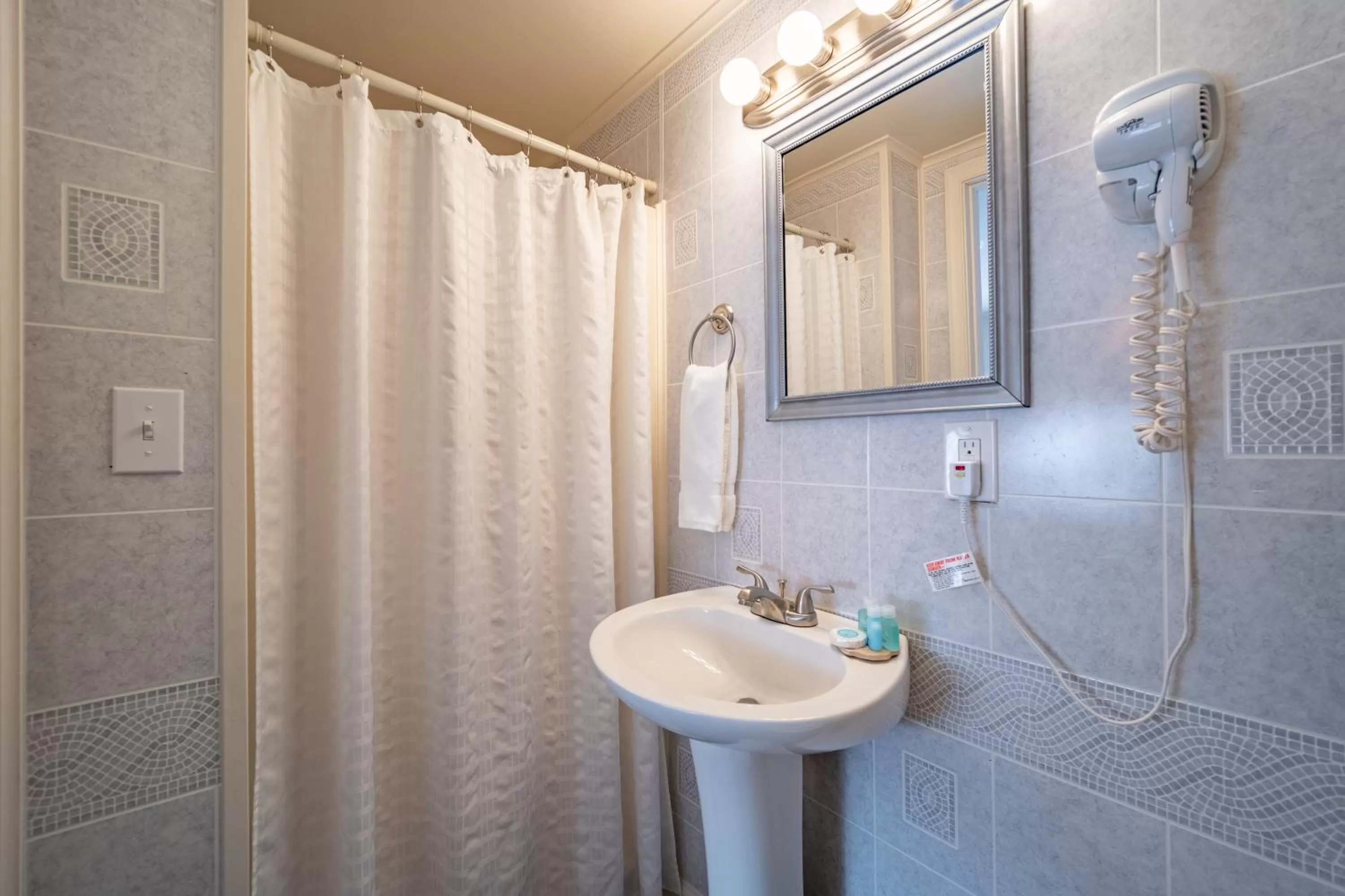 Bathroom in Ocean Glass Inn