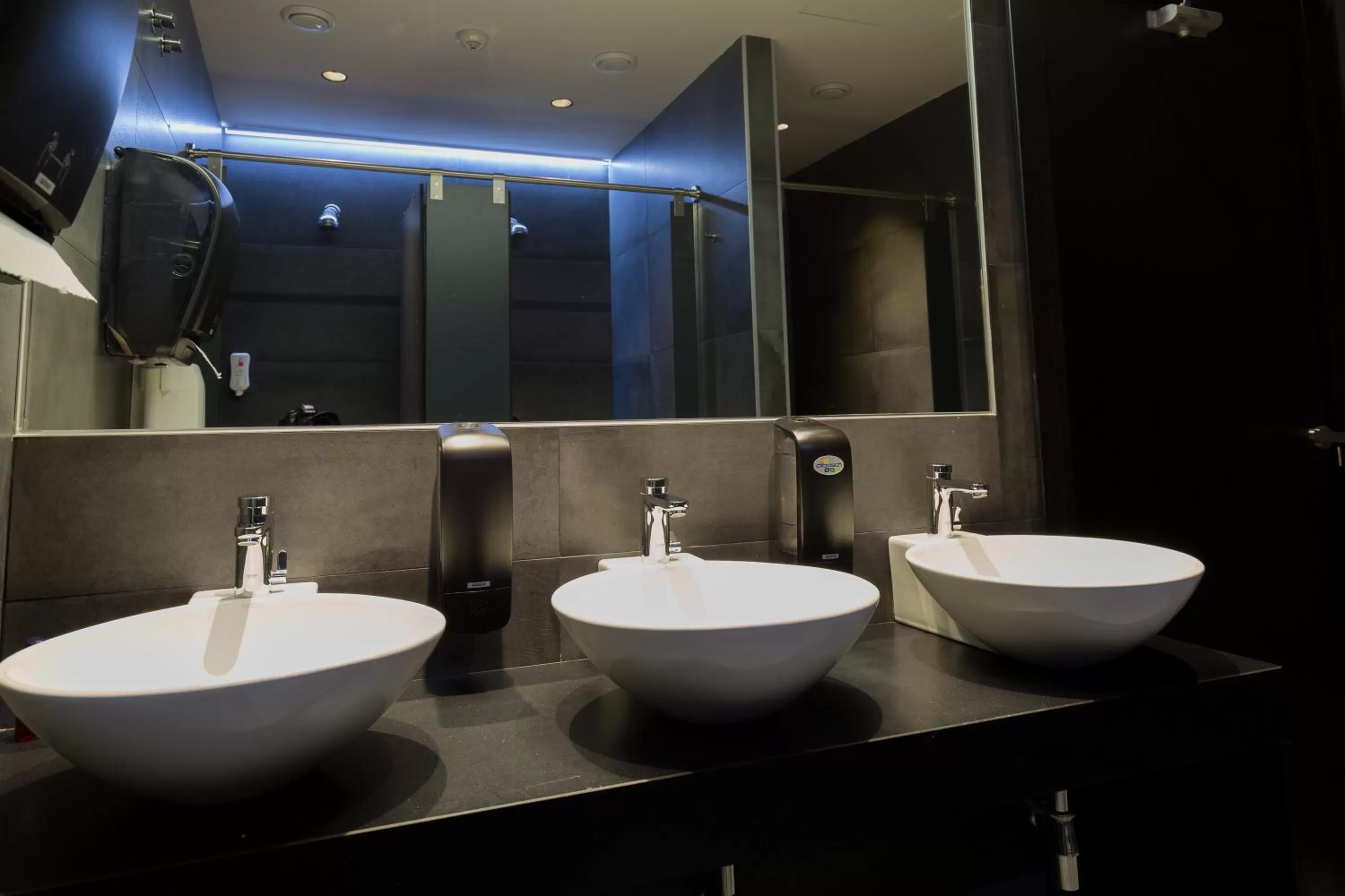 Shower in Airhostel Barcelona Airport 24h