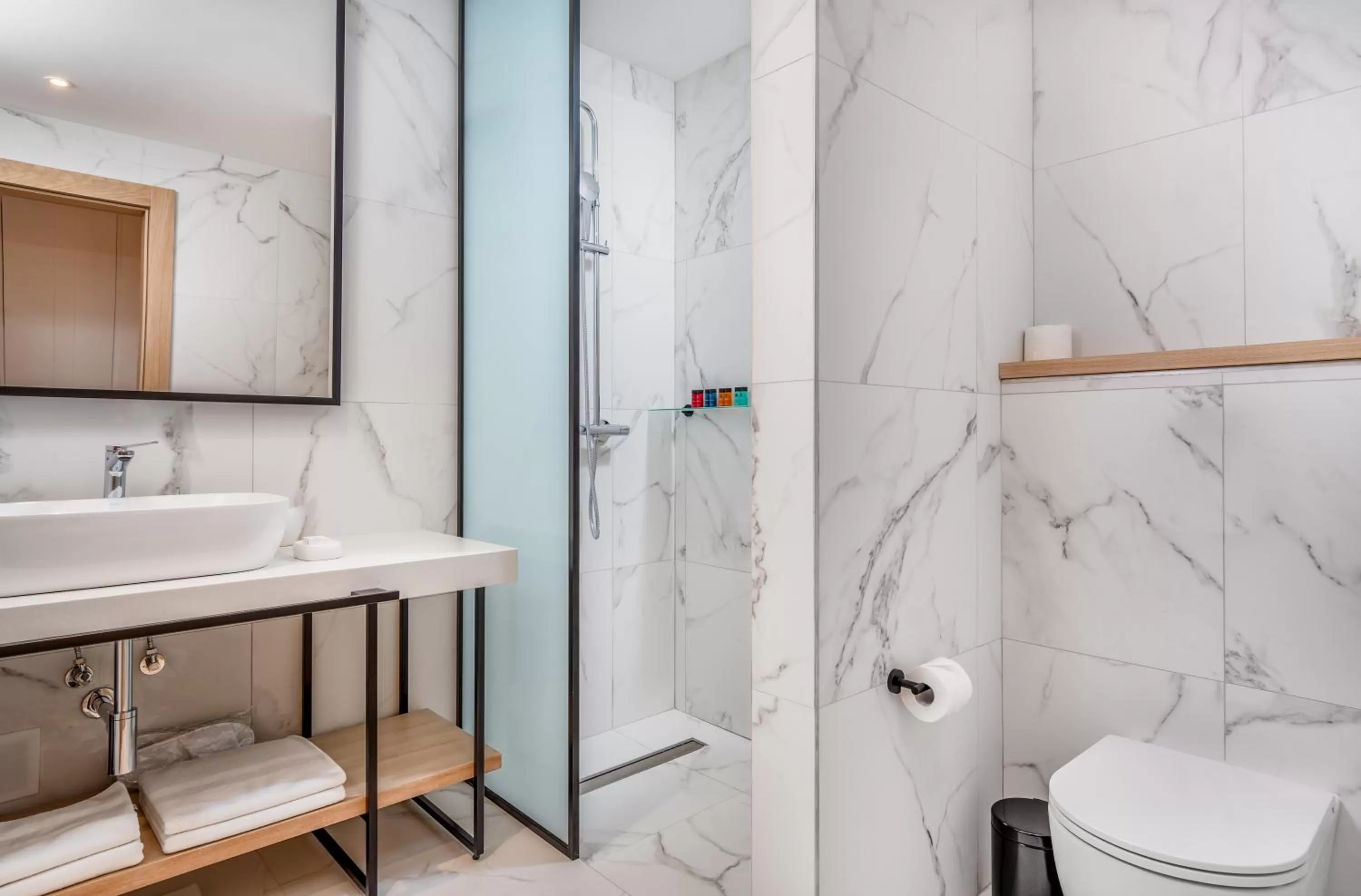 Bathroom in Lazure Hotel & Marina