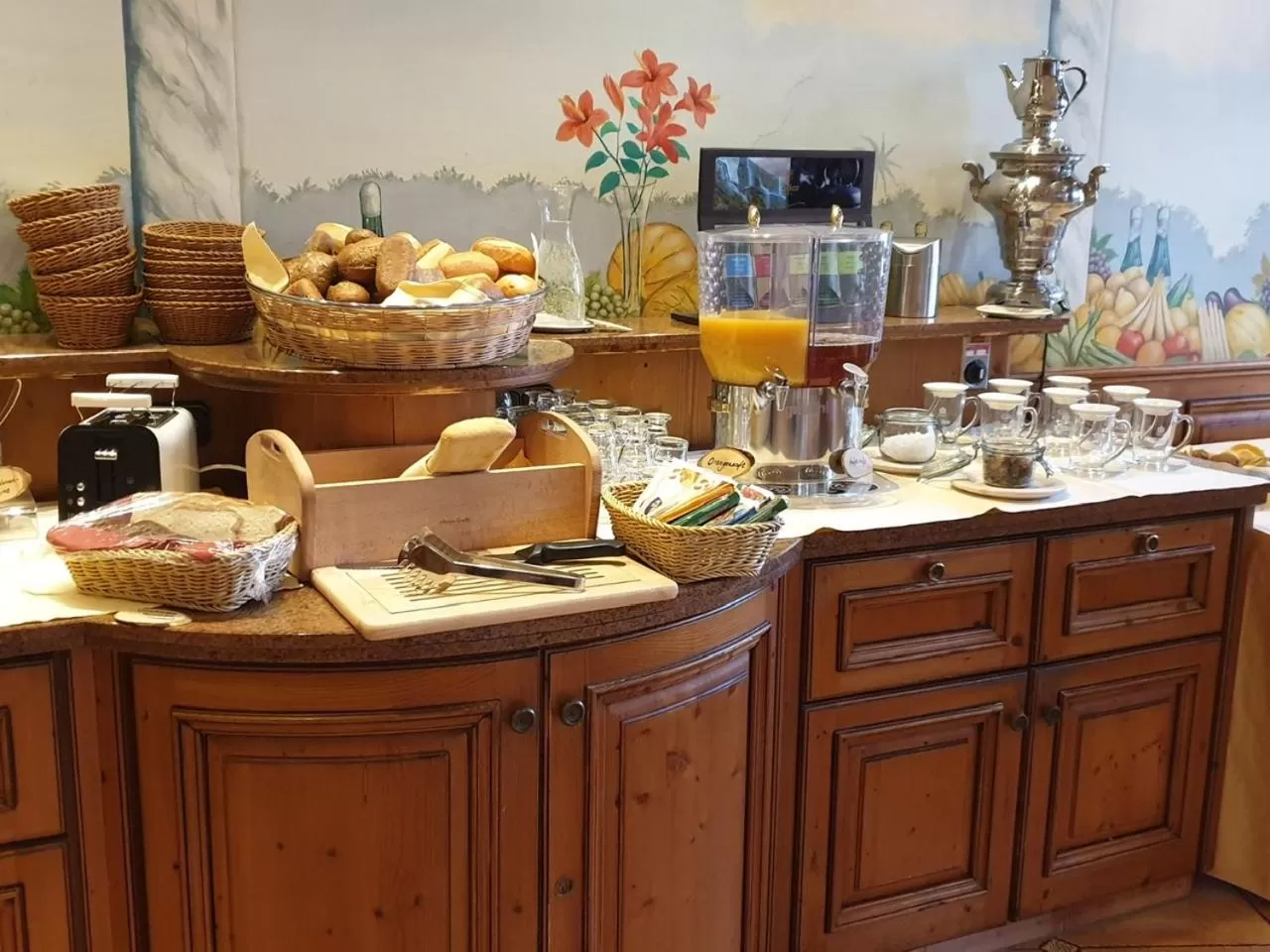 Food and drinks in Hotel Spanischer Hof