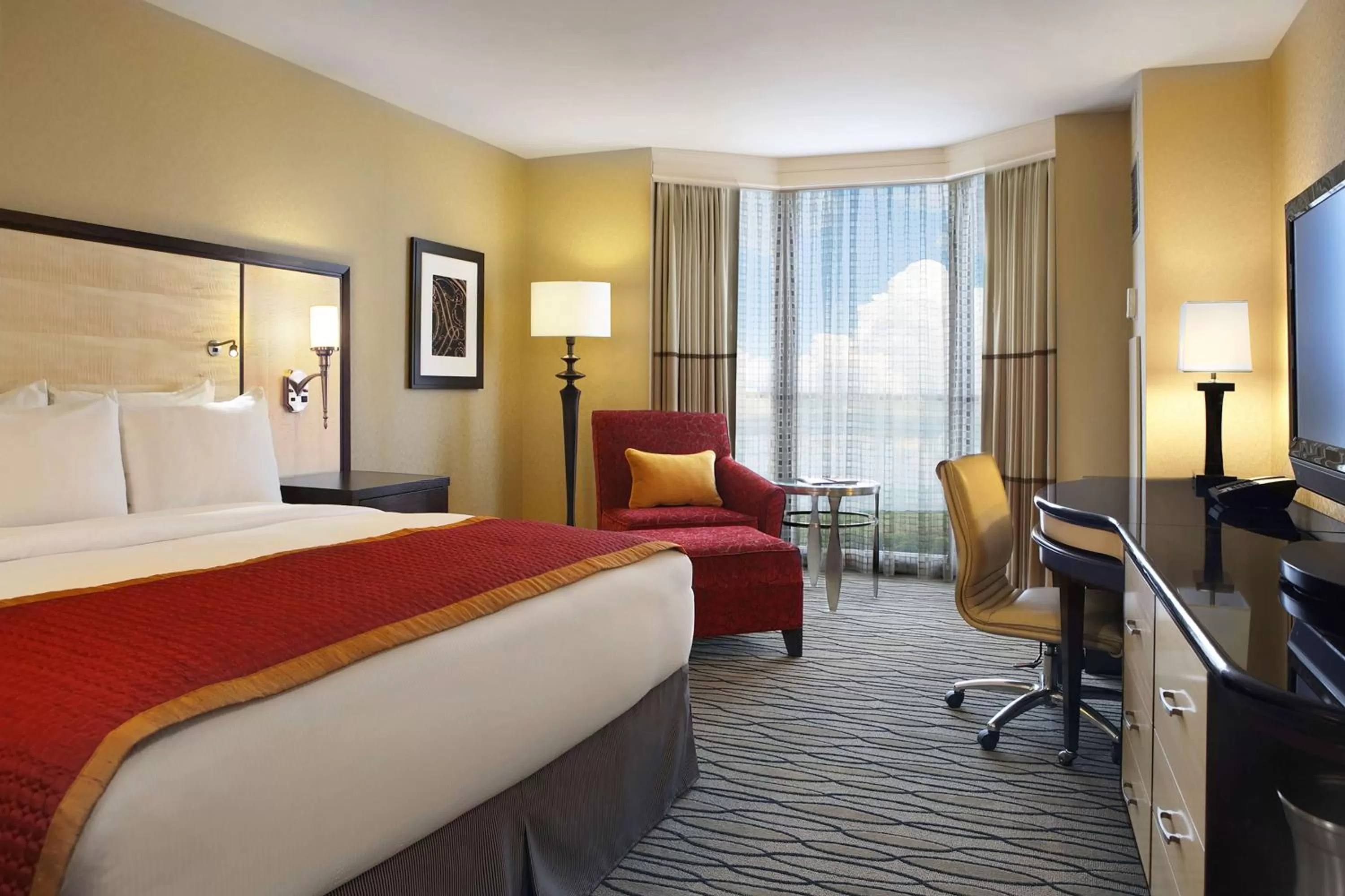 Bedroom, Bed in Hilton Rosemont Chicago O'Hare