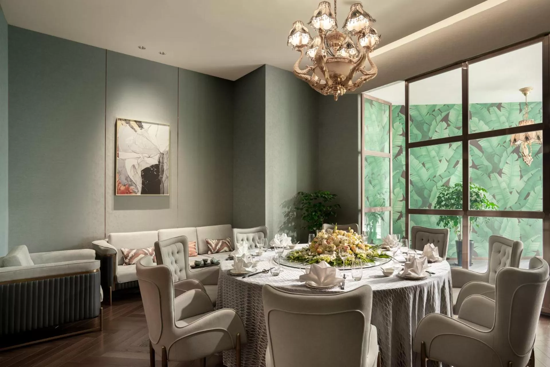 Restaurant/places to eat in Pullman Shanghai Central