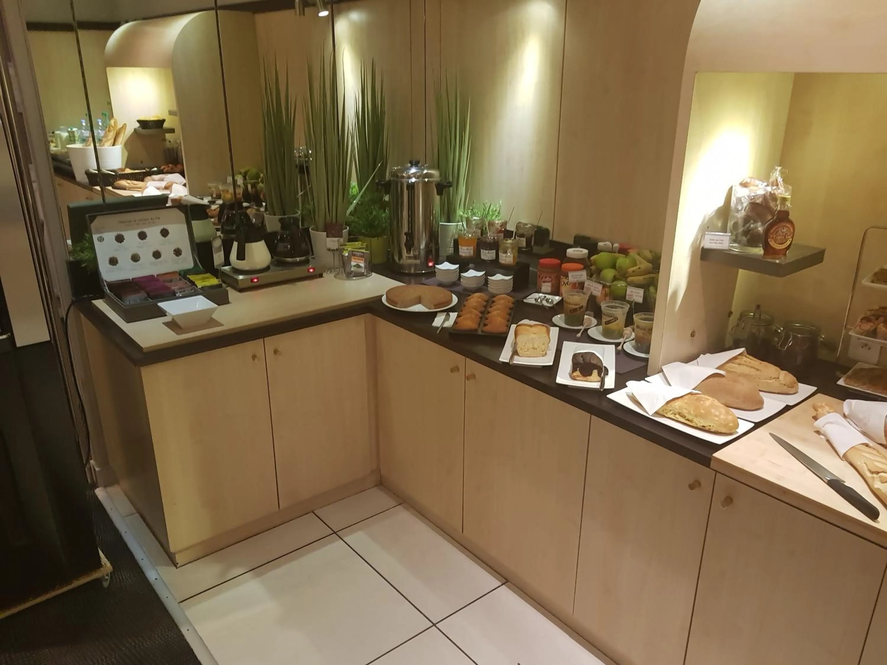 Breakfast in Mercure Tours Centre Gare et Congrès