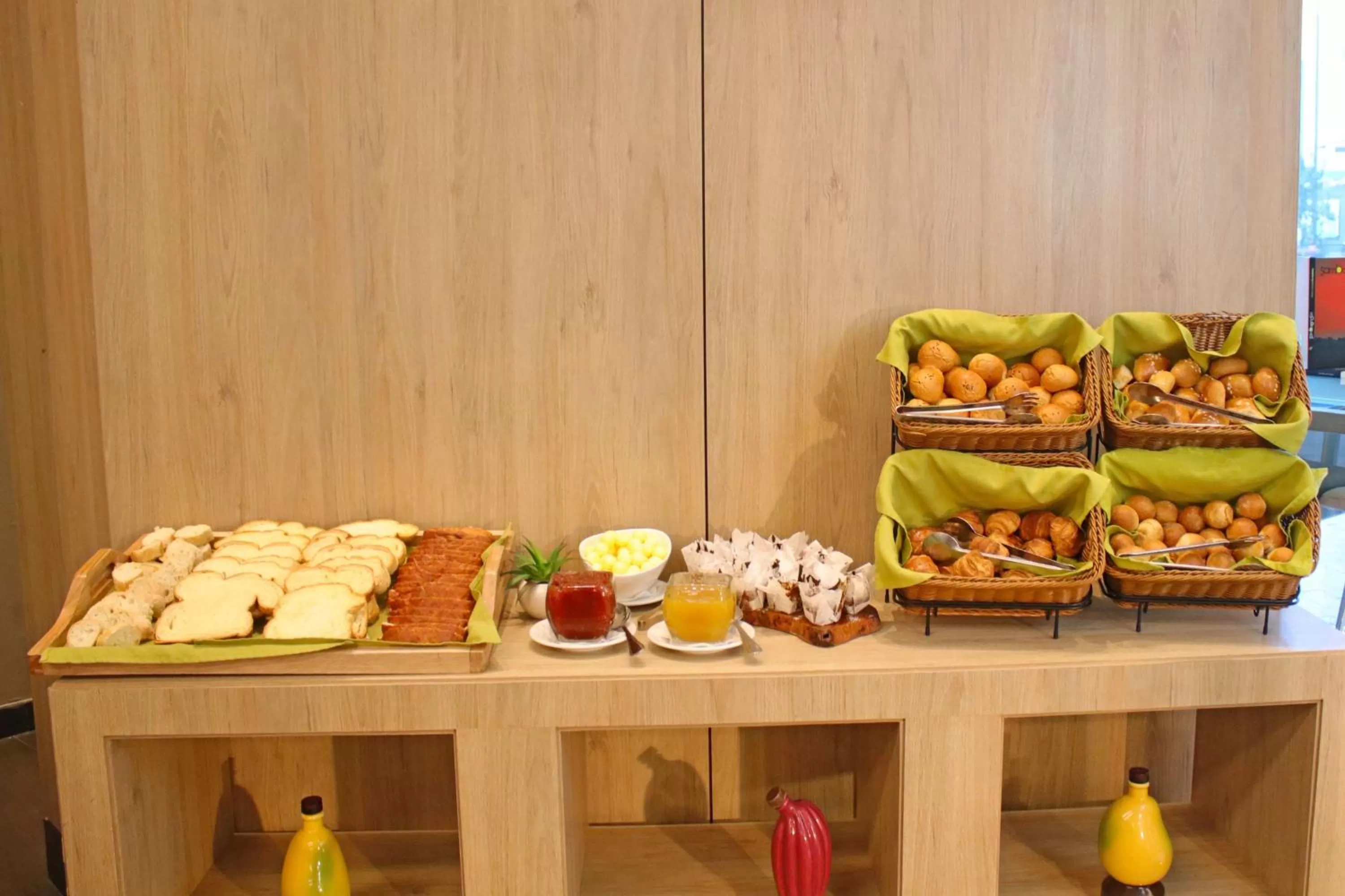 Restaurant/places to eat in Courtyard by Marriott Guayaquil