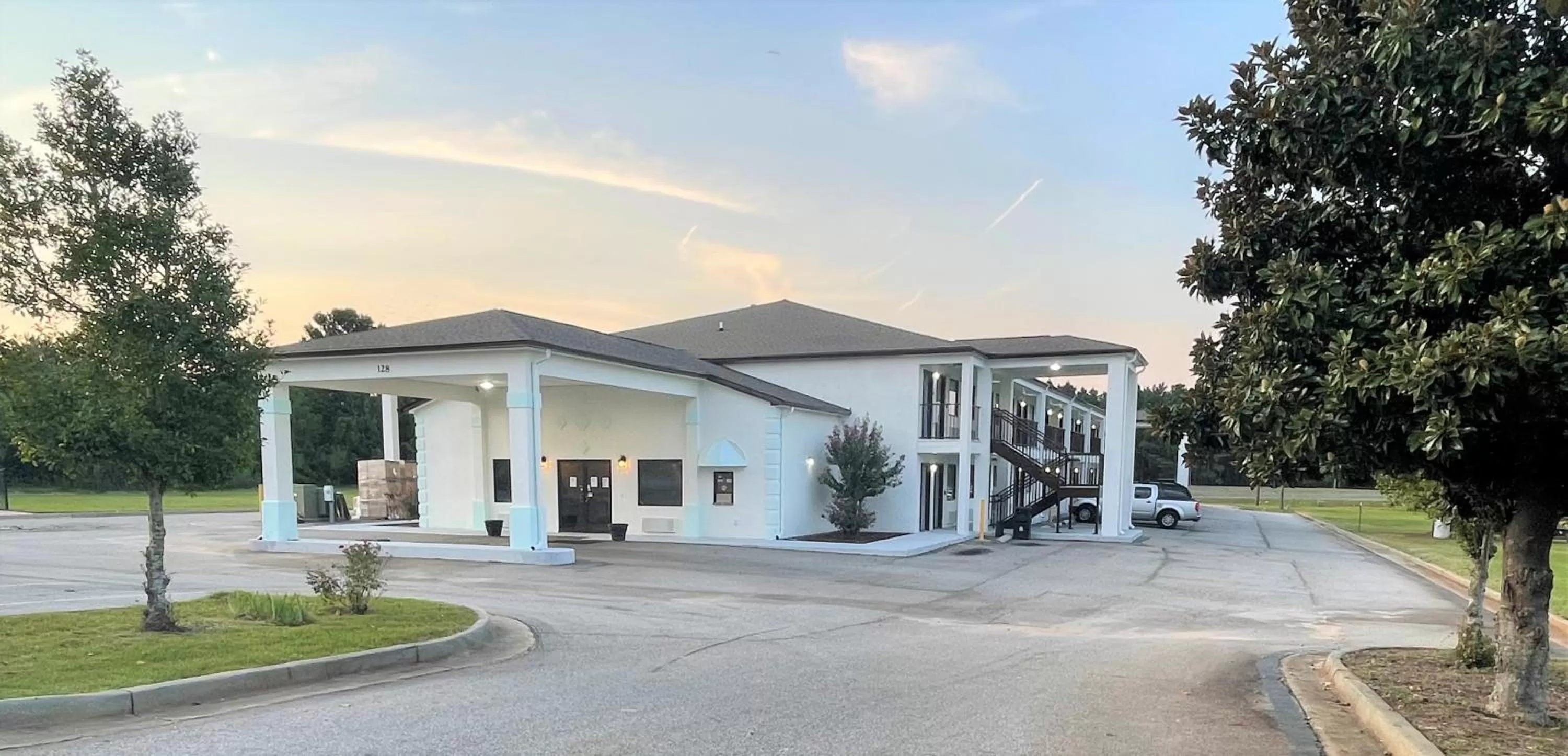 Property building in Rodeway Inn Sandersville