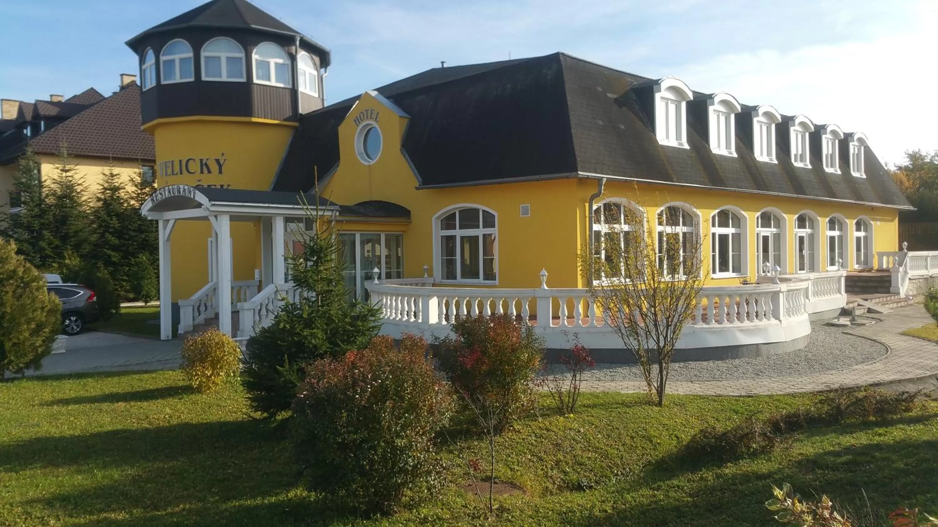 Garden view in Simple Pension Velický Zámoček